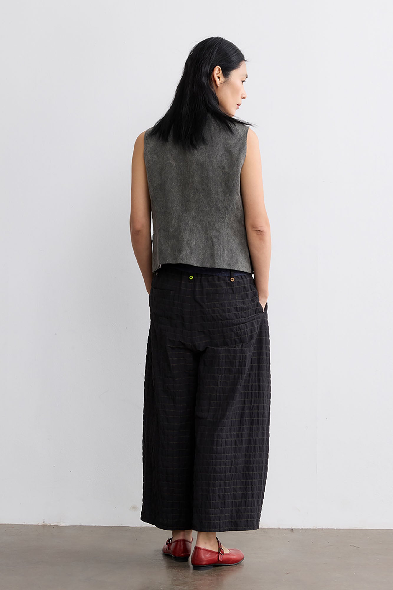 NOESE Retro Pleated Hem Cropped Pants