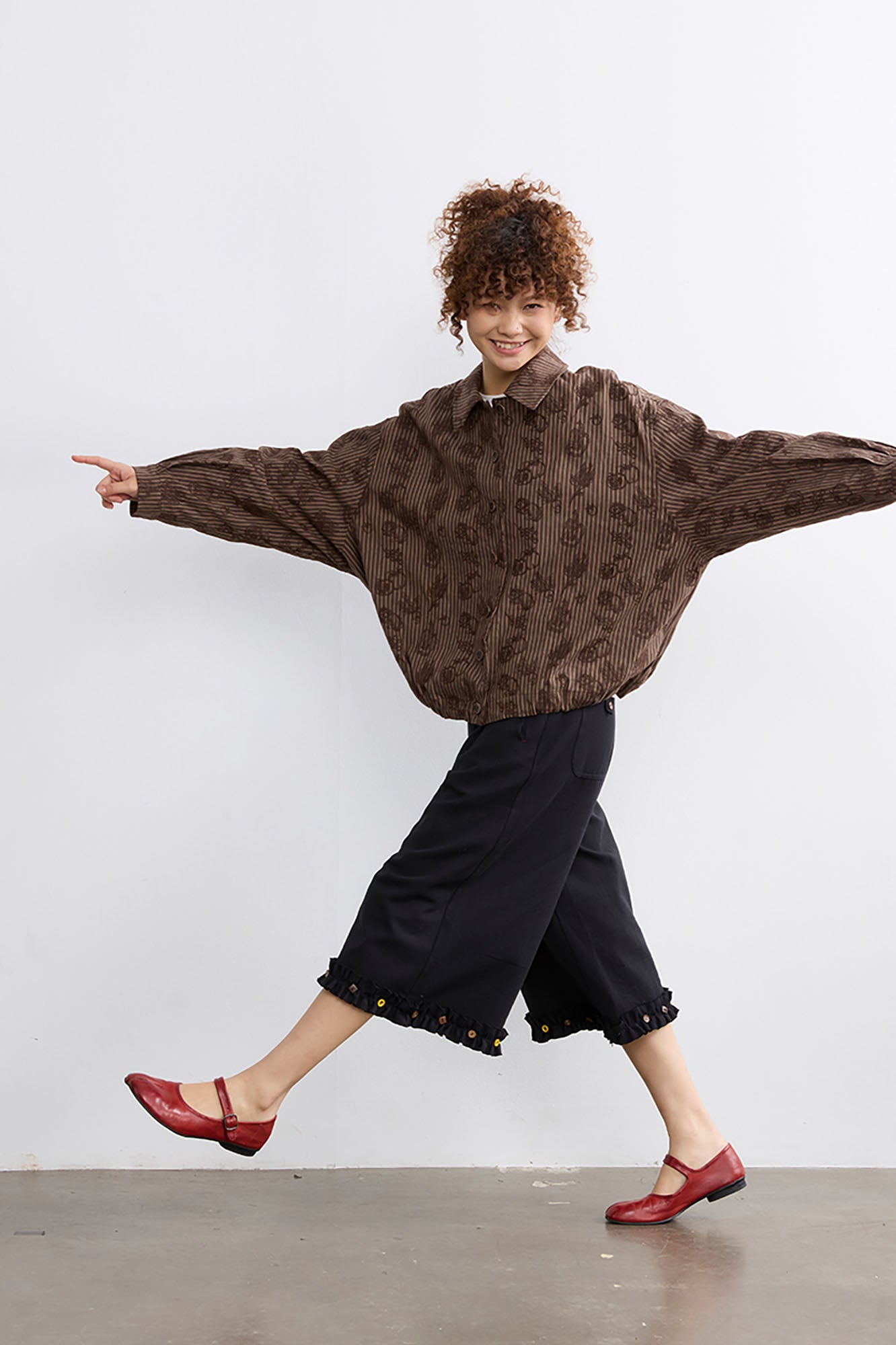 NOESE Button-Trim Ruffle Hem Culottes