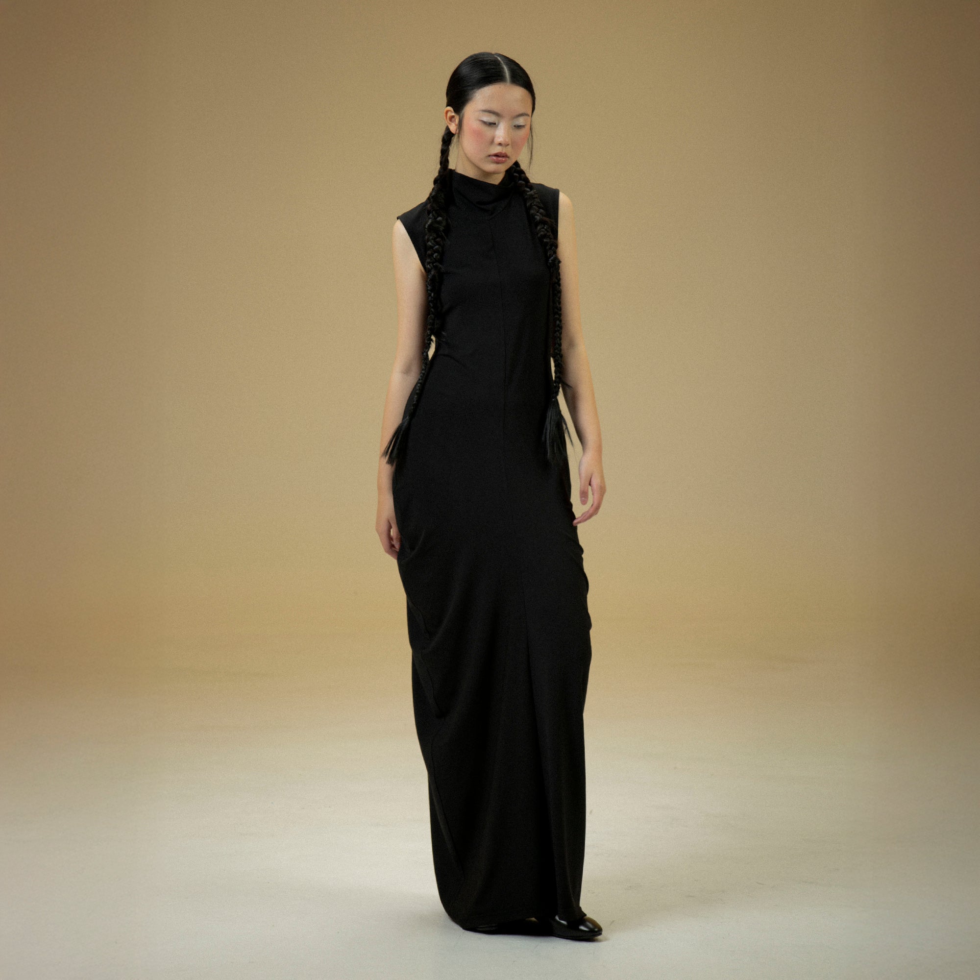 WUHEYIZUO Sleeveless Mock Neck Cocoon Maxi Dress