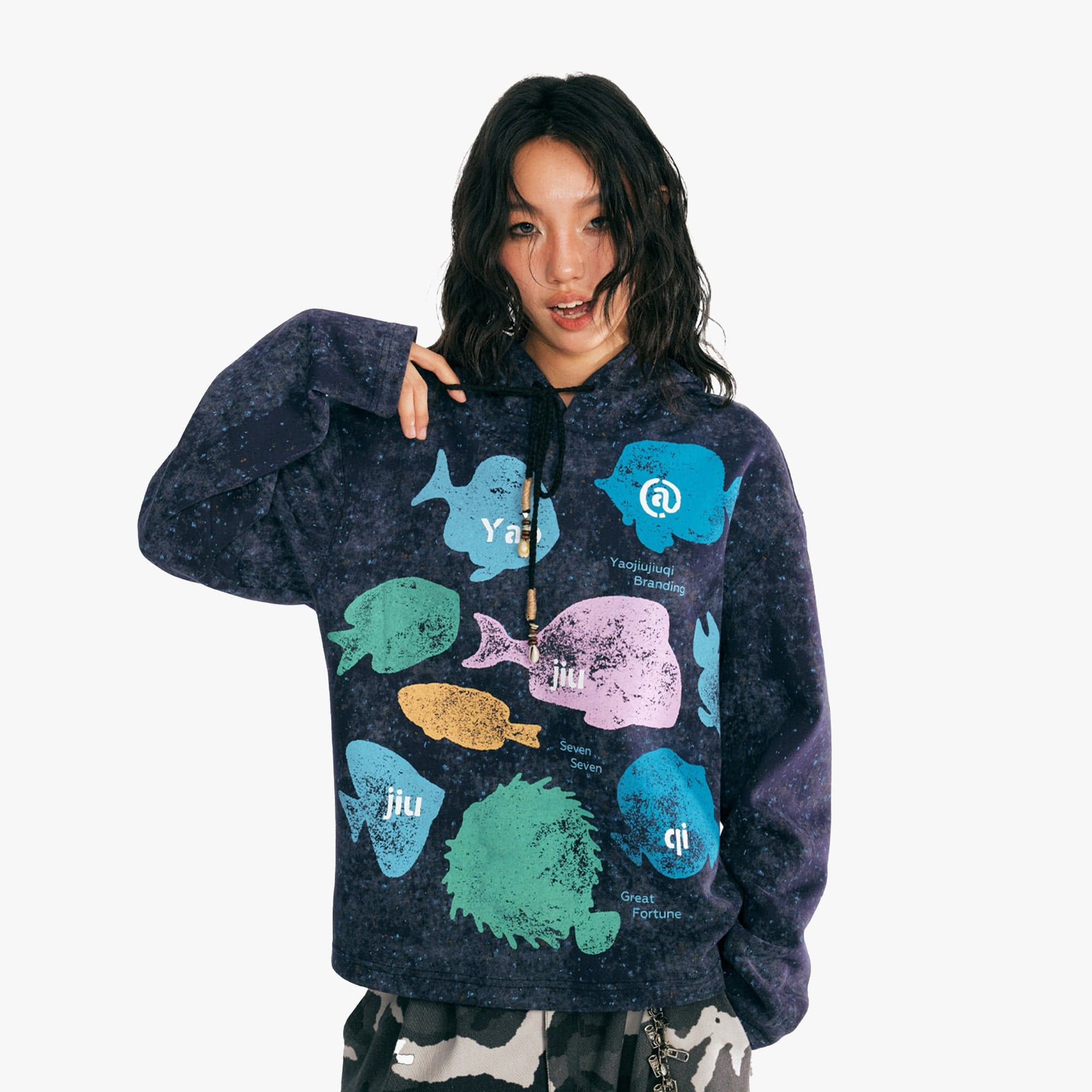1997 POSTOFFICE Retro Fish Graphic Shell-Bead Hoodie