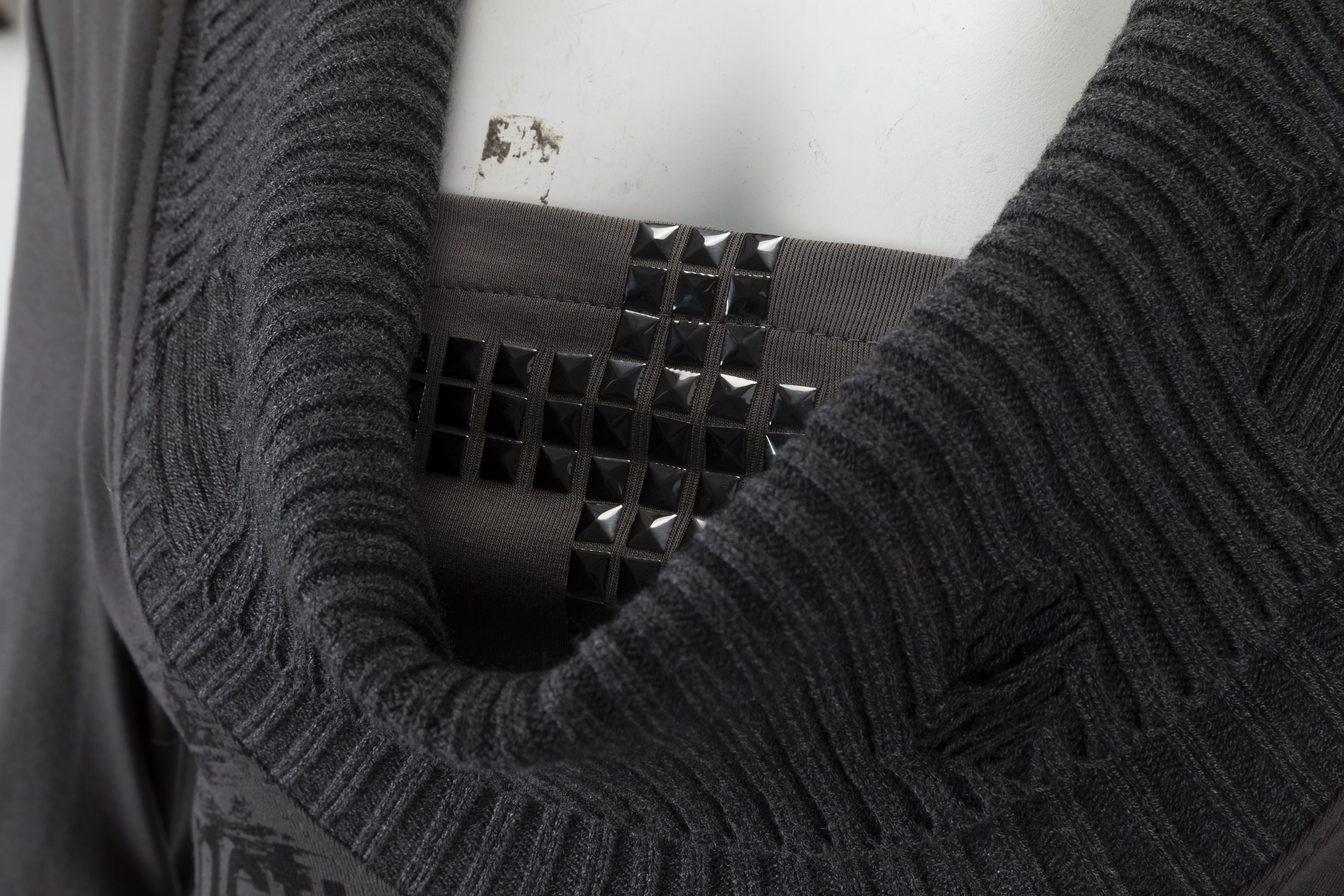 CESTNOUS Ribbed Cowl-Neck Long-Sleeve Tee