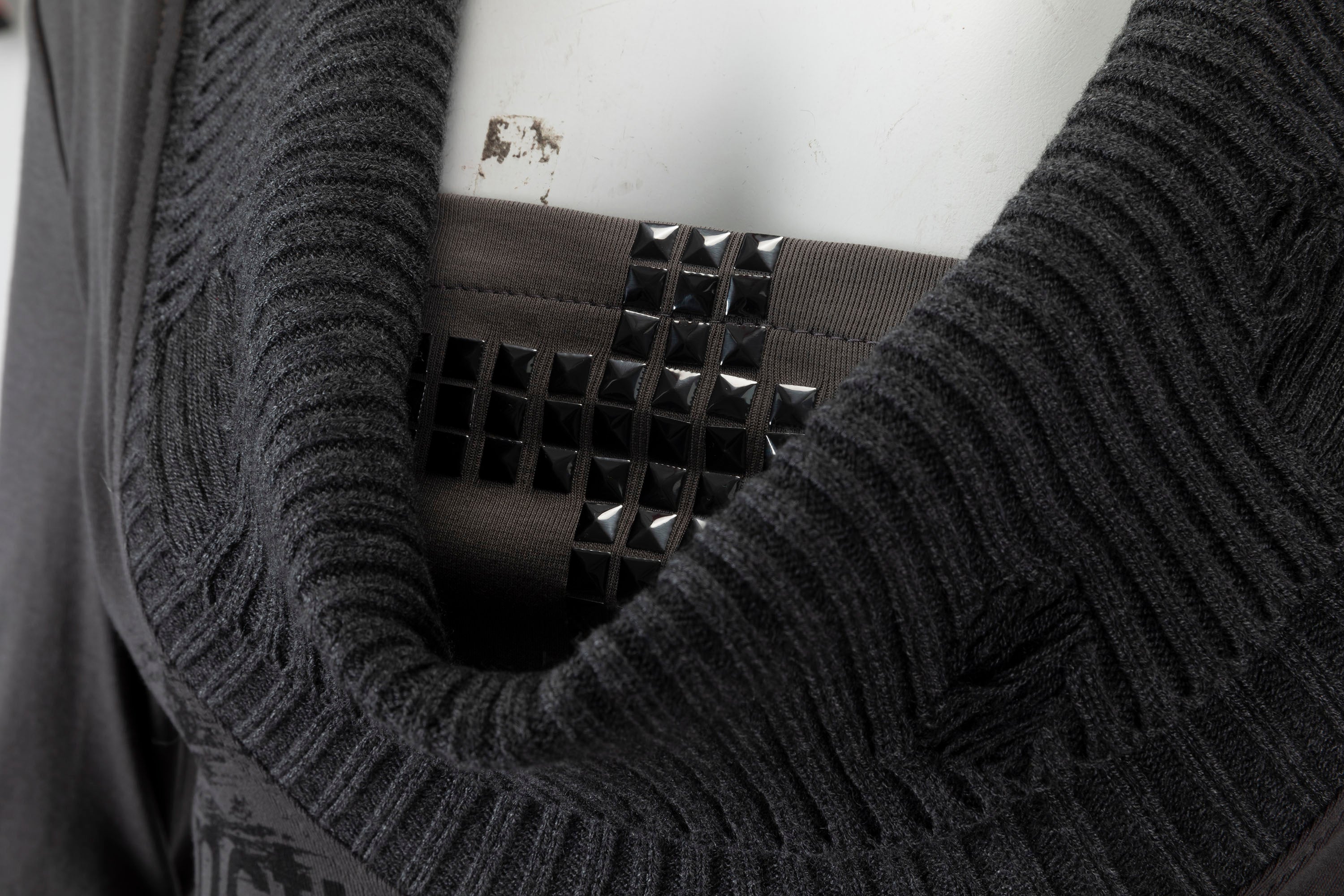 CESTNOUS Ribbed Cowl-Neck Long-Sleeve Tee