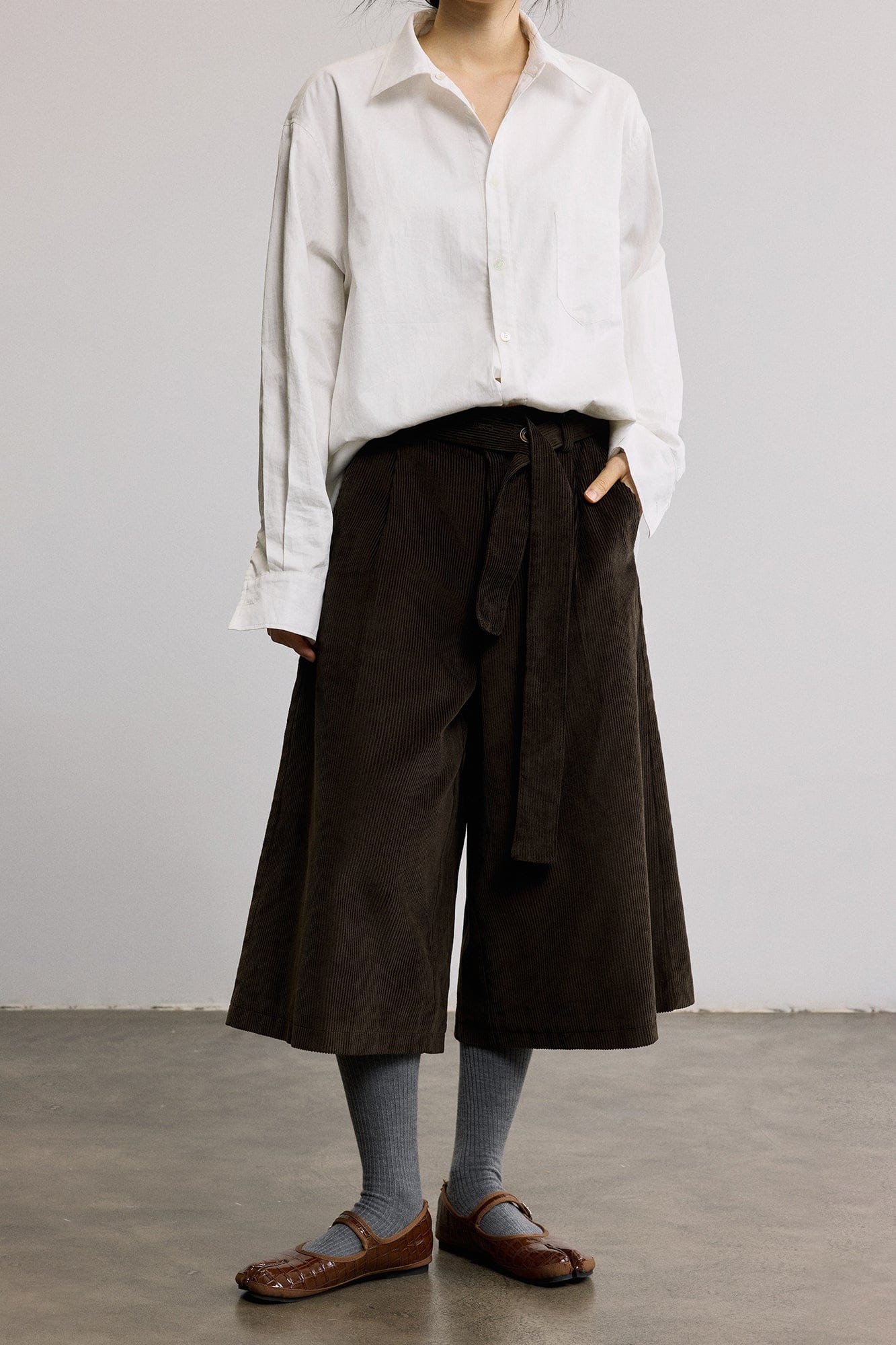 SAME FLOW Pleated Belted Corduroy Culotte Pants