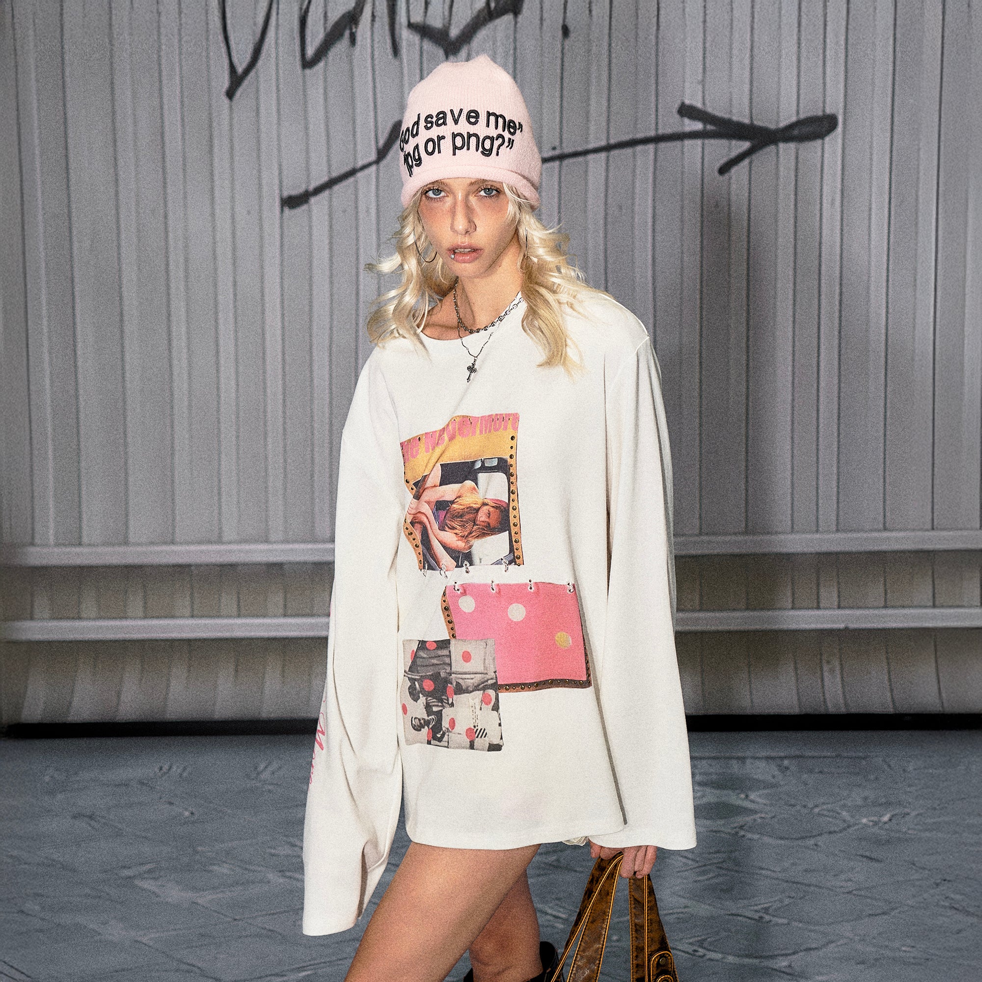 THE NEVERMORE Collage Graphic Oversized Long-Sleeve Tee