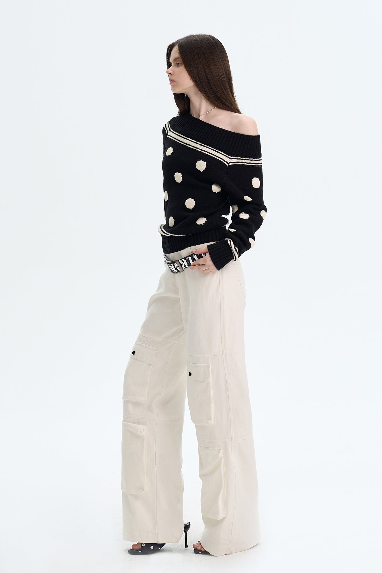 THE NEVERMORE Contrast Polka Dot Off-Shoulder Sweater