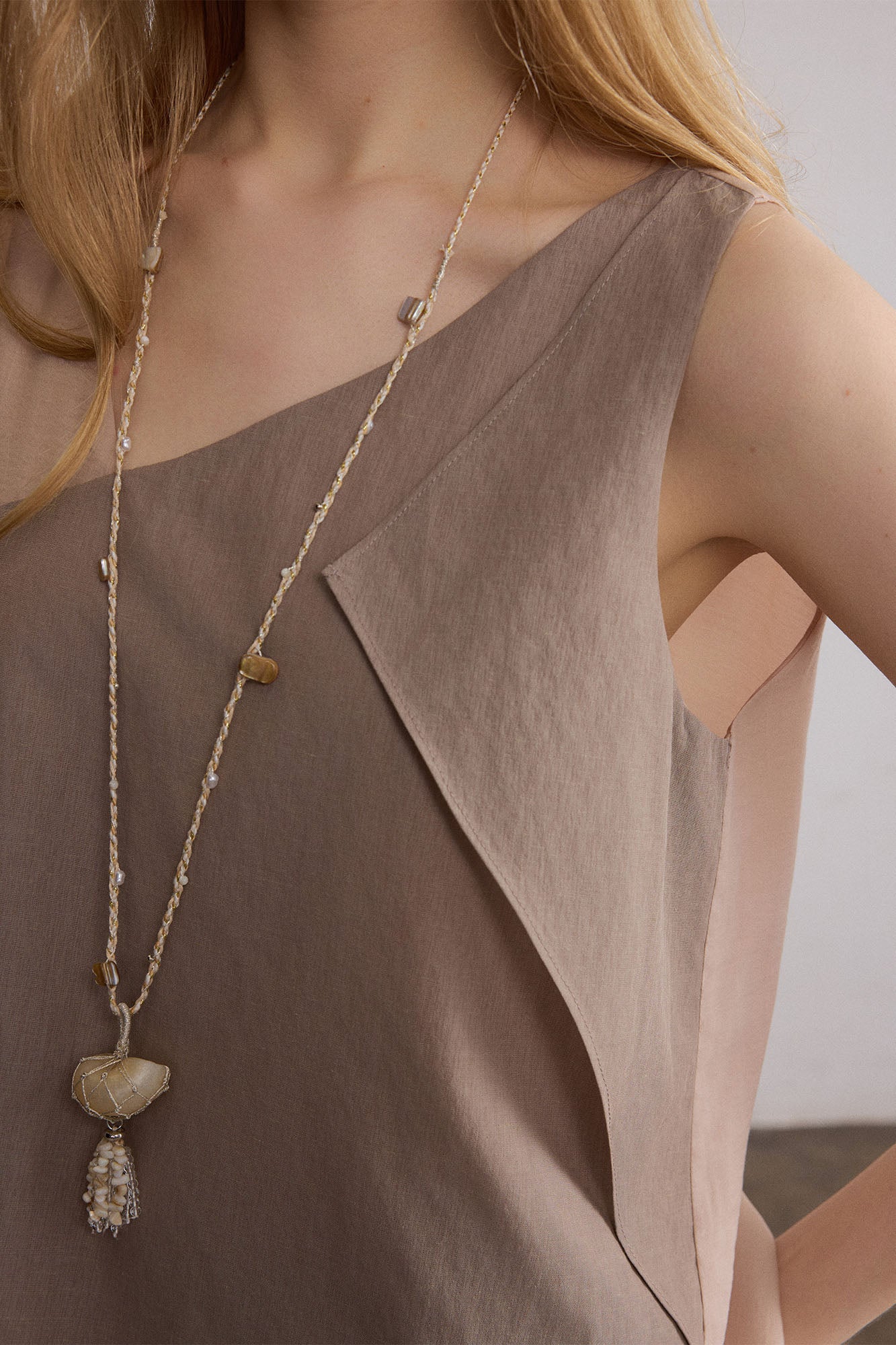 SAME FLOW Asymmetrical Layered Sleeveless Tunic