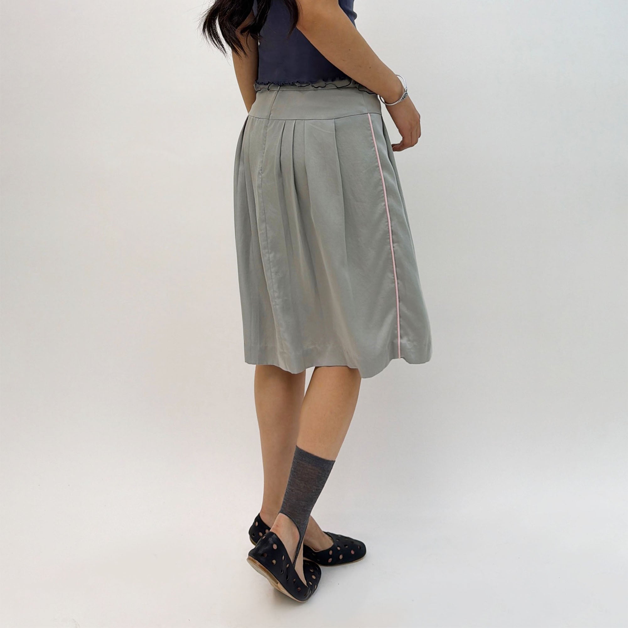 NEVERSEEZ Pleated Bubble Hem Midi Skirt