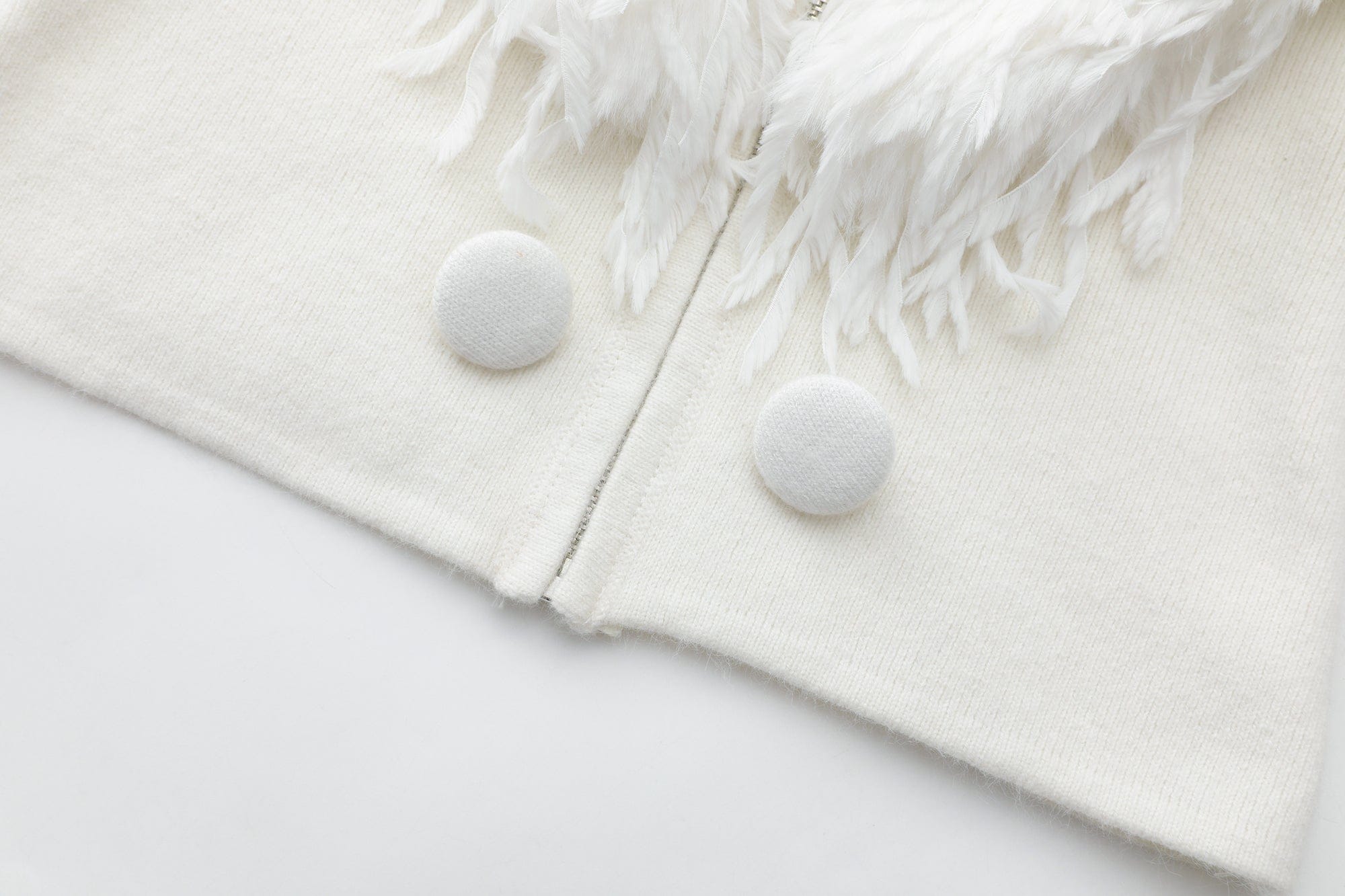NEVER OFFEND L ANGEL Deep-V Shaggy Trim Zip-Up Cropped Cardigan