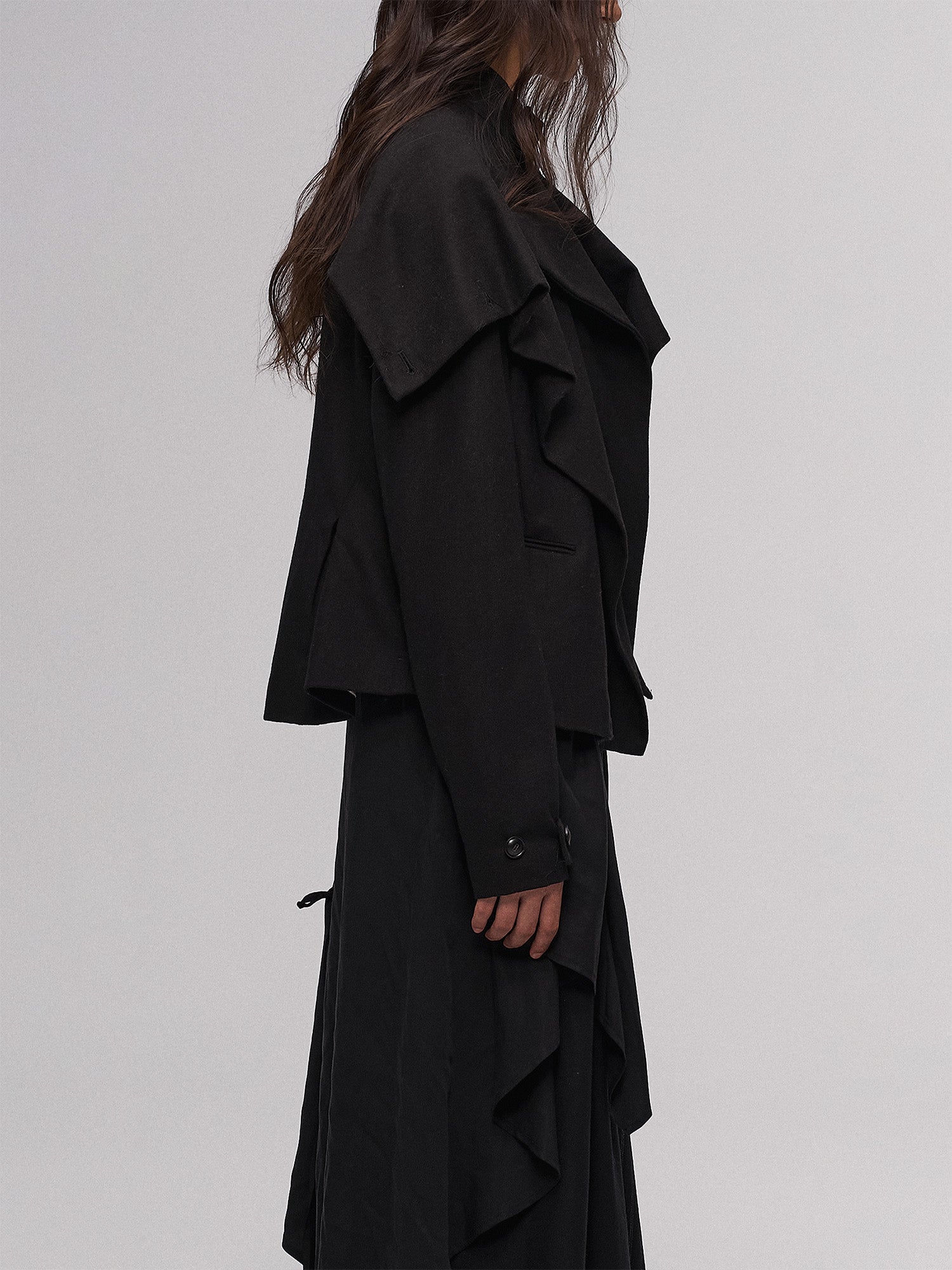 ILNya Nieternite Nifutur Layered Ruffle Wool-Blend Scarf-Wrap Coat