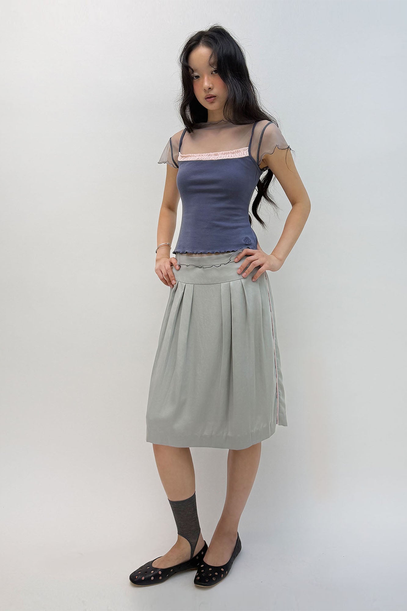 NEVERSEEZ Pleated Bubble Hem Midi Skirt