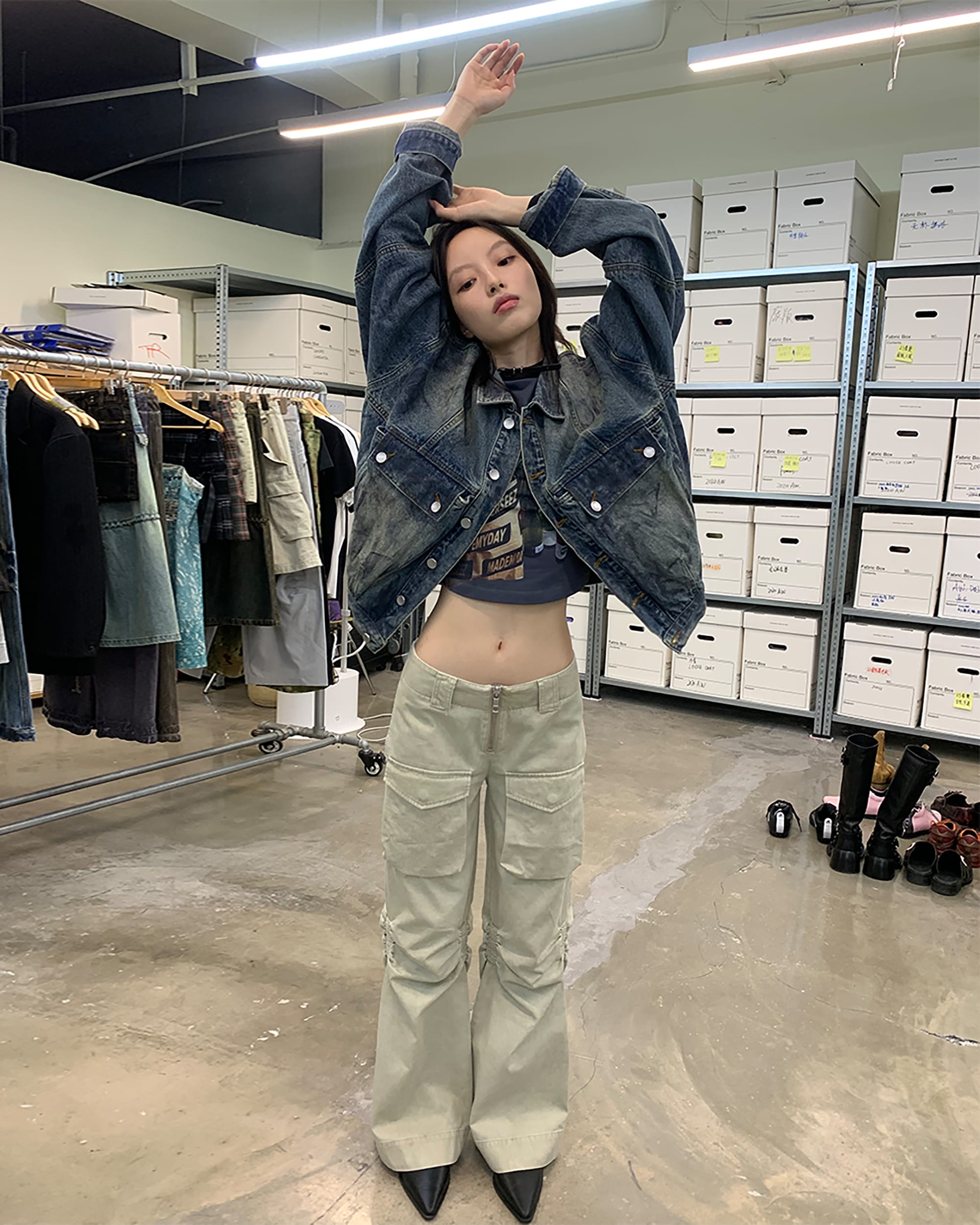 NEVERSEEZ Distressed Ruched-Knee Flared Cargo Pants