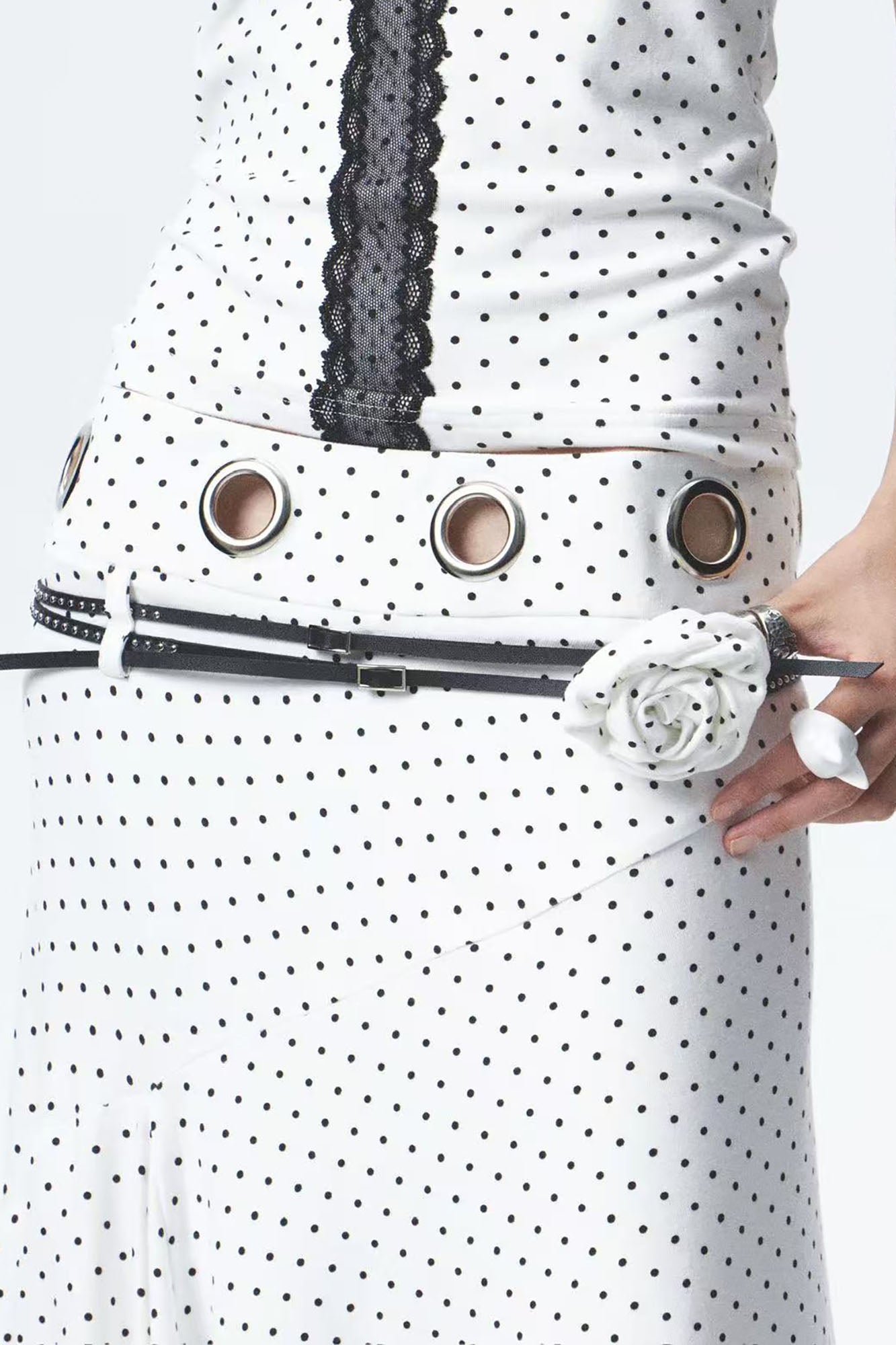 NONAME SPACE Polka-Dot Lace-Trim Asymmetric Midi Skirt