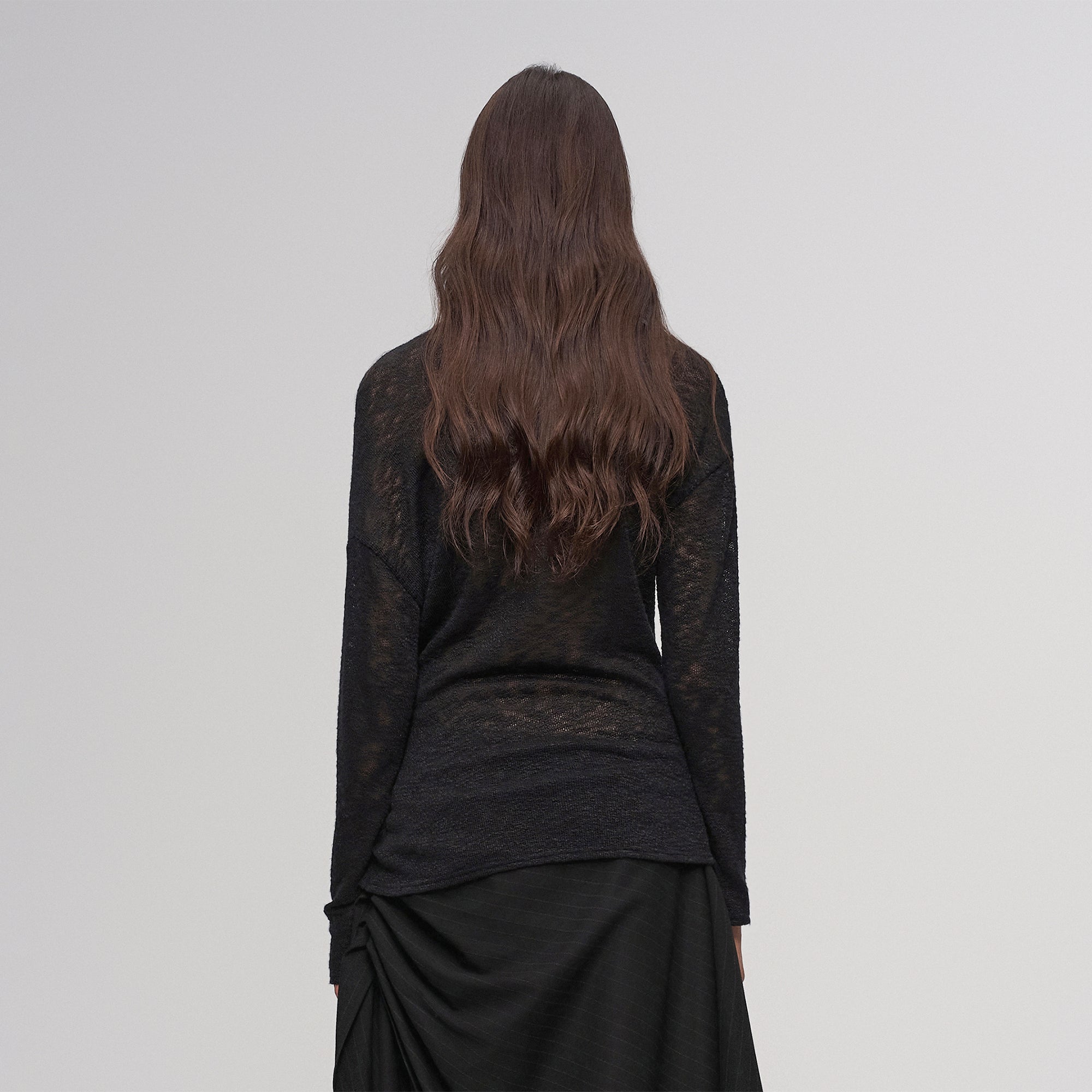 ILNya Nieternite Nifutur Sheer Knit Ruffle Long Sleeve Tee