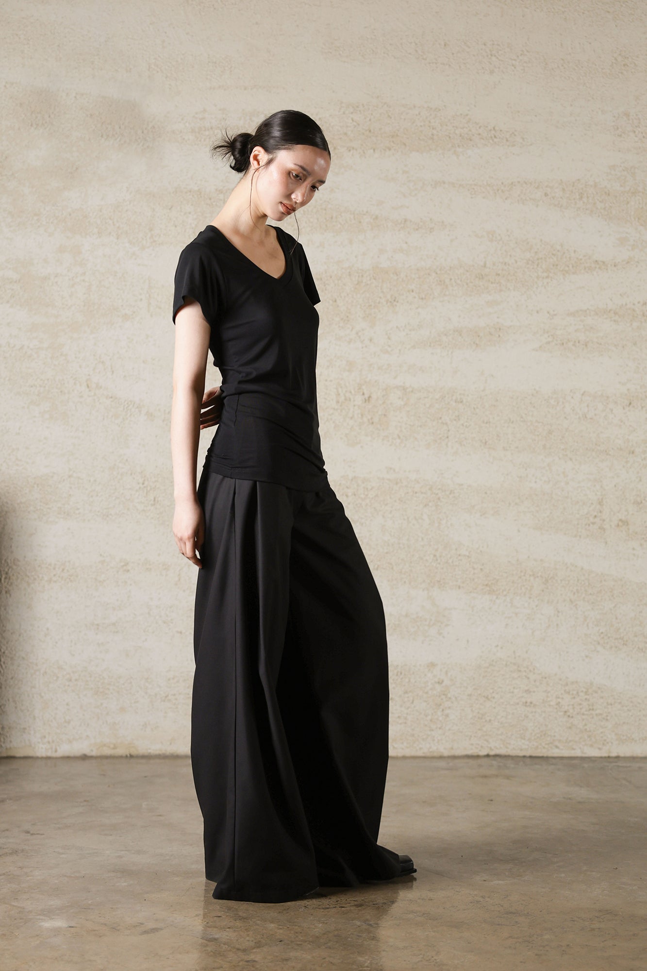 WUHEYIZUO Essential Side-Pleated Wide-Leg Pants