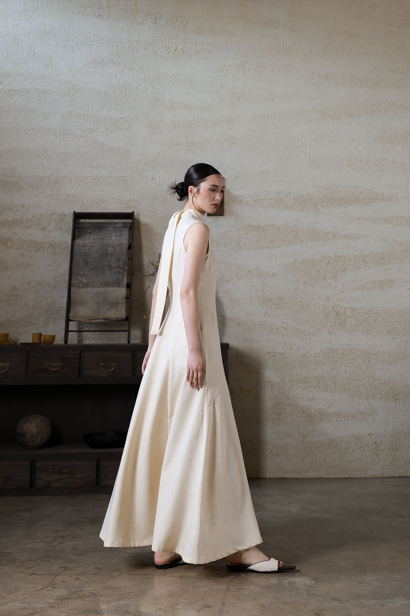 WUHEYIZUO Asymmetric Paneled Pleated Maxi Dress