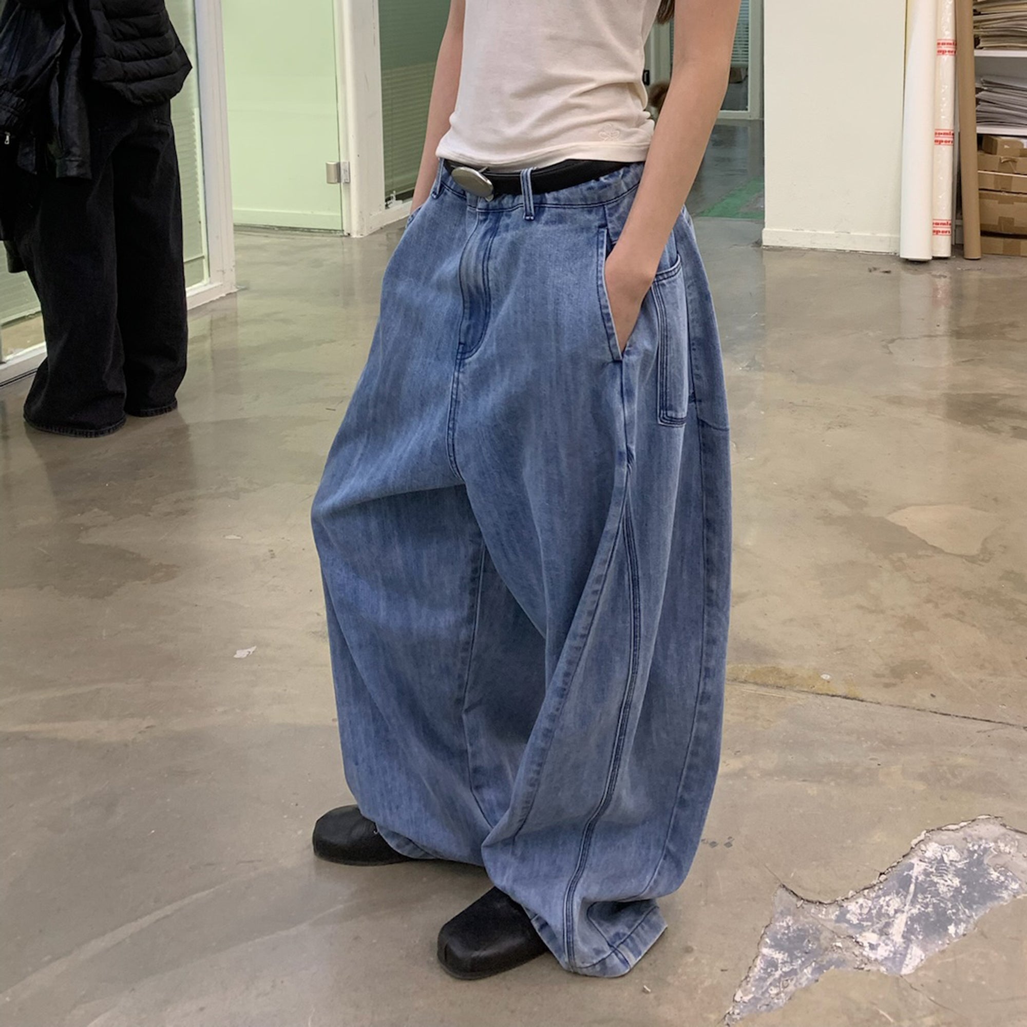 NEVERSEEZ Curved-Seam Utility Barrel-Leg Jeans