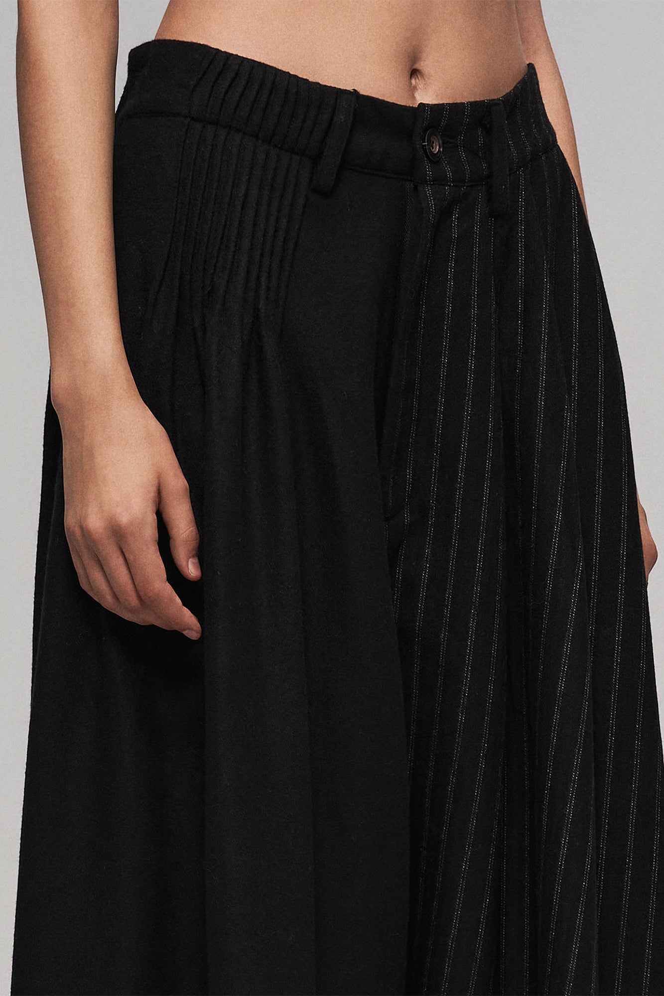 ILNya Nieternite Nifutur Asymmetrical Spliced Pleat Stripe Wide-Leg Pants Black