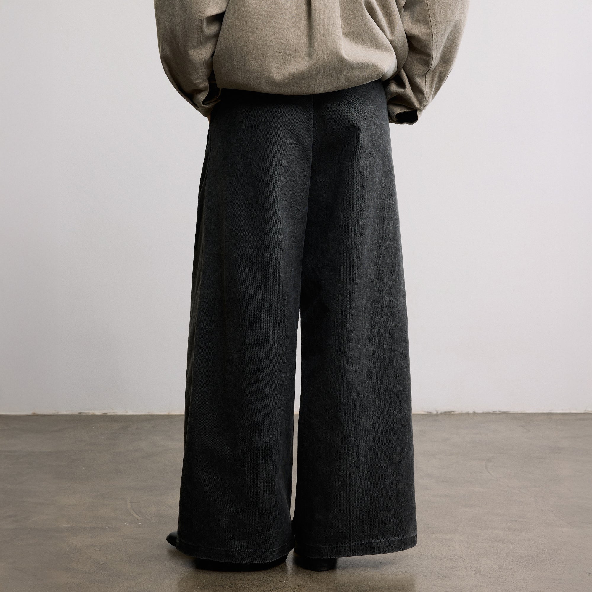 SAME FLOW Plaid Belt Pleated Wide-Leg Pants