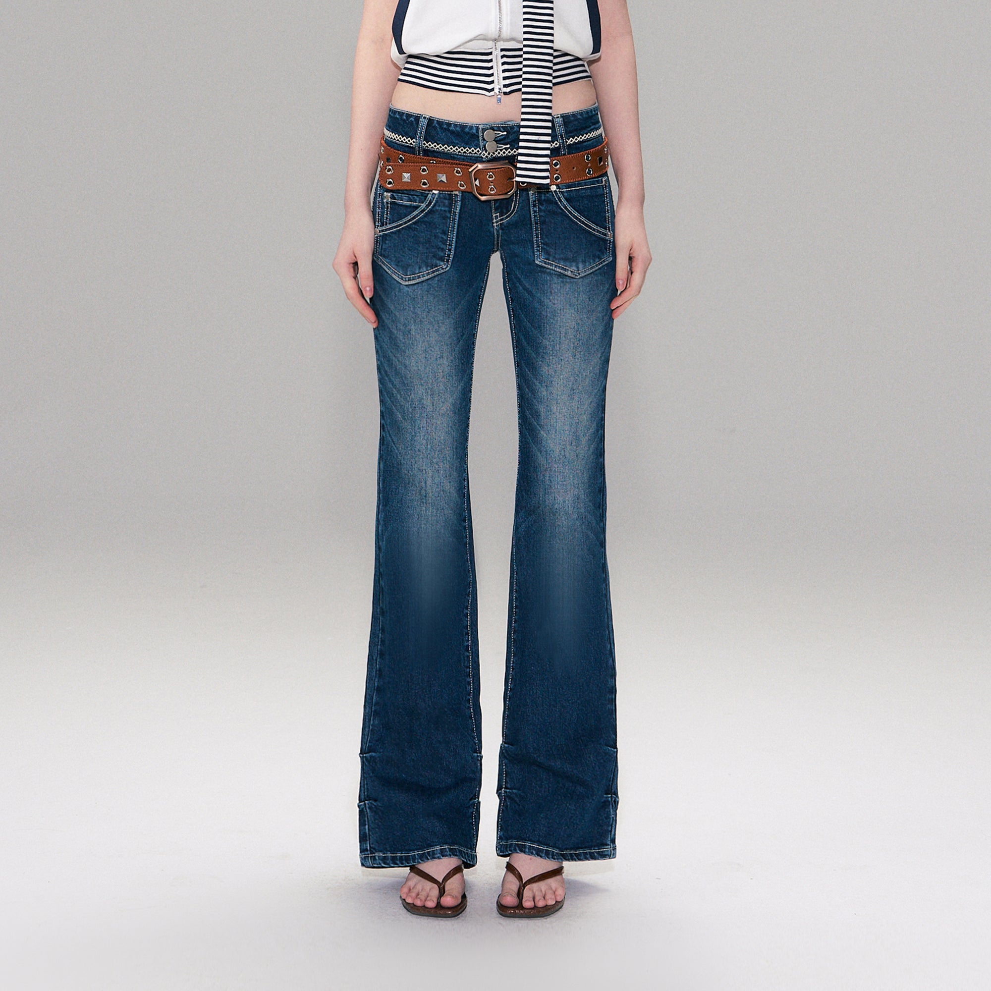 THE NEVERMORE Retro Washed Topstitched Flared Jeans