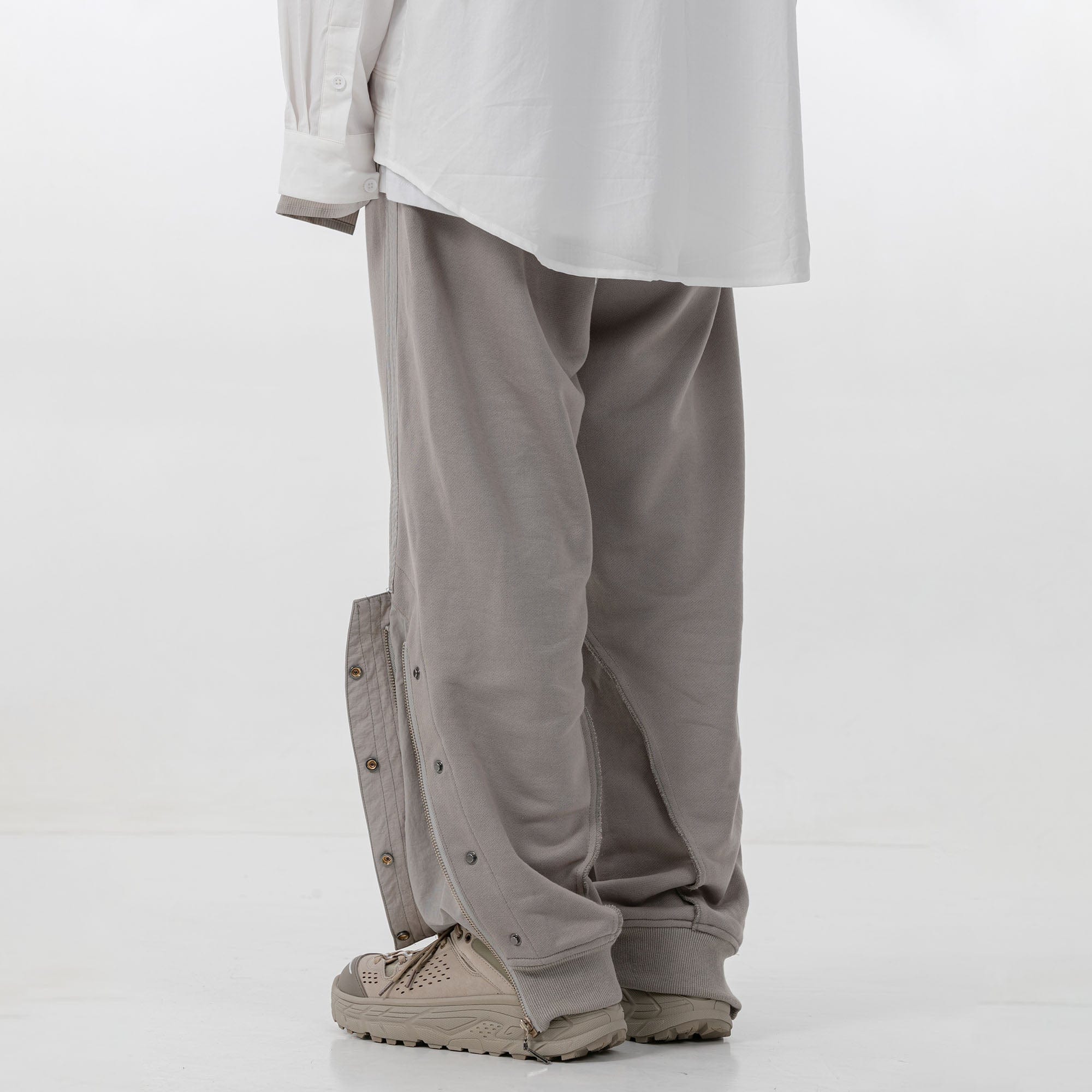 ERROR CODE ROBT Pleats Snap-Zip Side Sweatpants