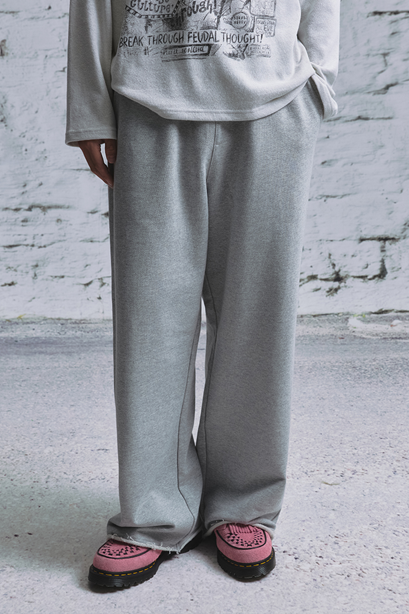 NIANJIUYIKOUER Essential Raw-Edge Wide-Leg Sweatpants, premium urban and streetwear designers apparel on PROJECTISR.com, NIANJIUYIKOUER