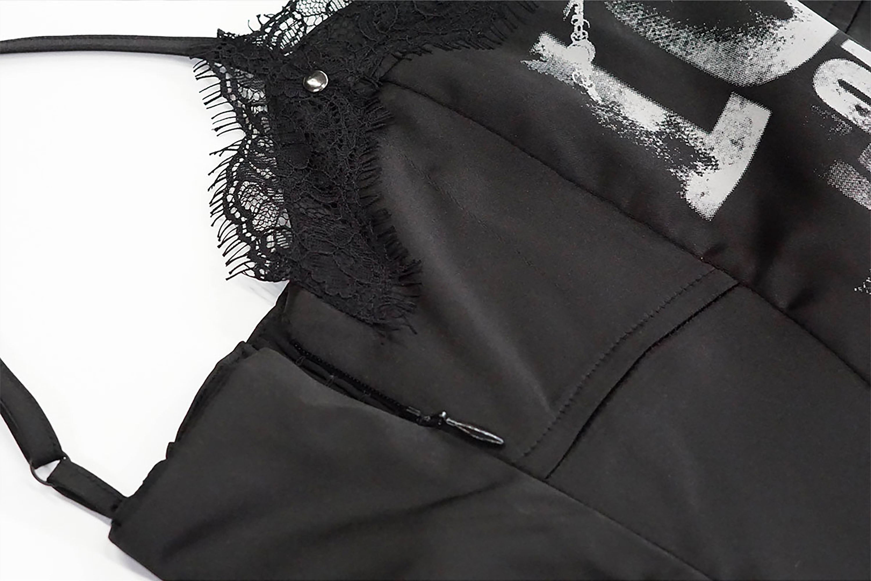 CESTNOUS Asymmetrical Lace Trim Graphic Slip Dress