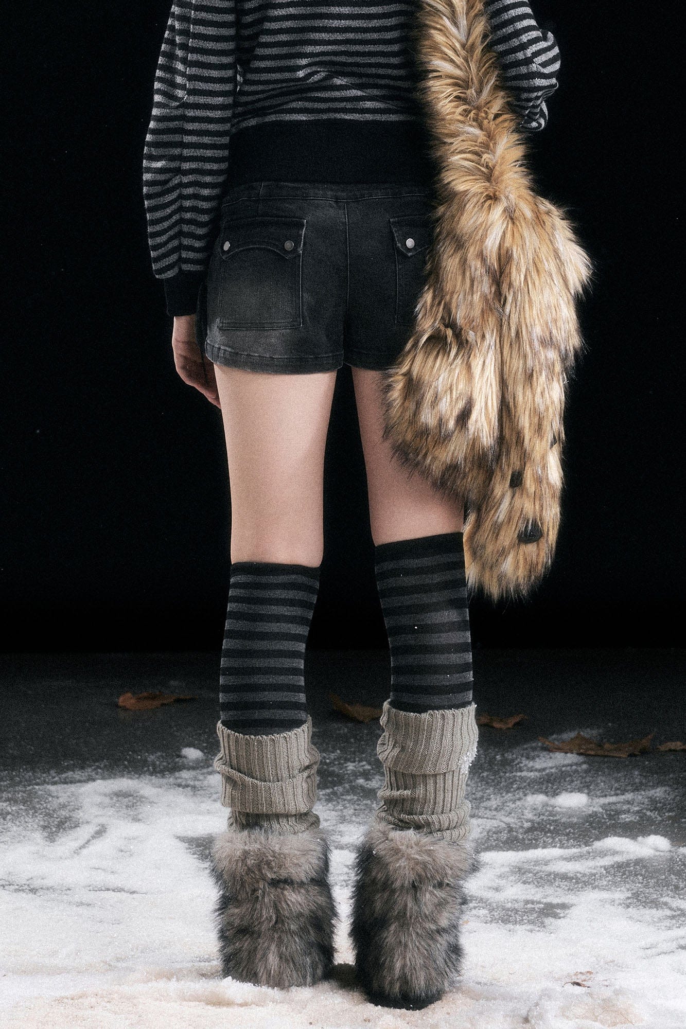 CESTNOUS Double Button Multi-Pocket Shorts