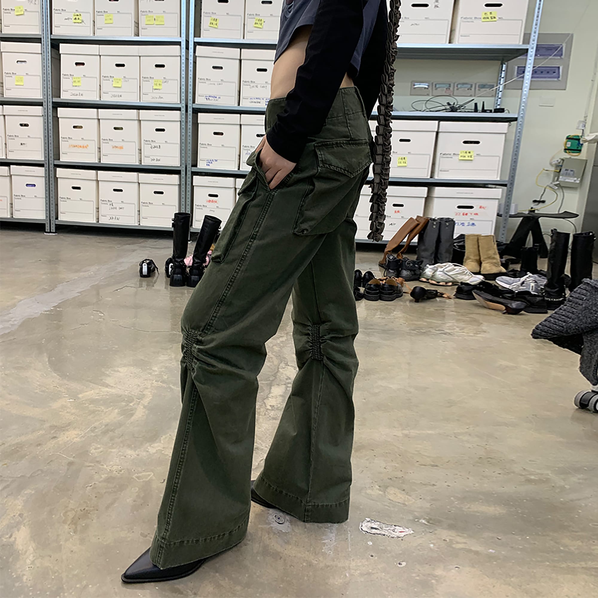 NEVERSEEZ Distressed Ruched-Knee Flared Cargo Pants