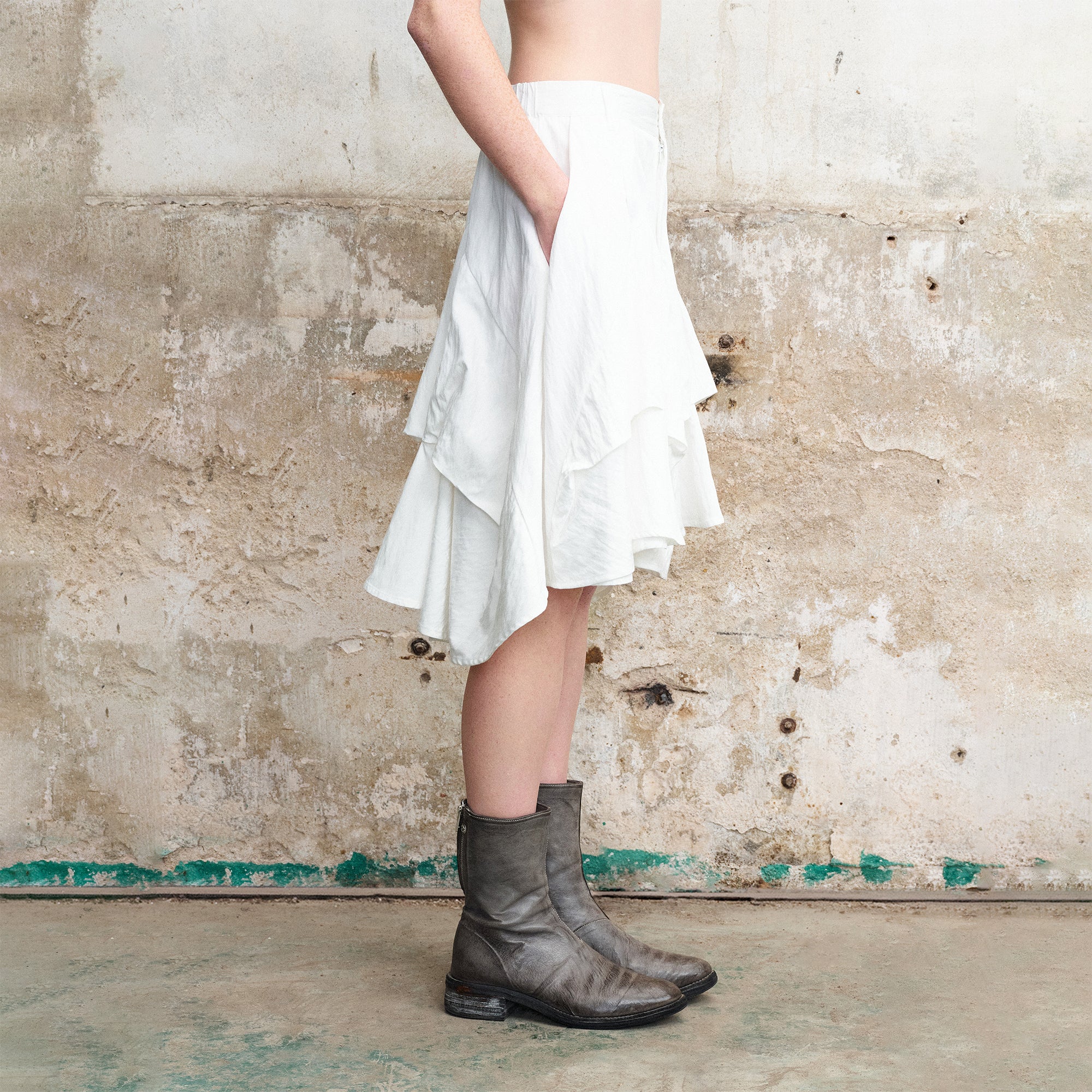 ILNya Nieternite Nifutur Layered Asymmetrical Skort White