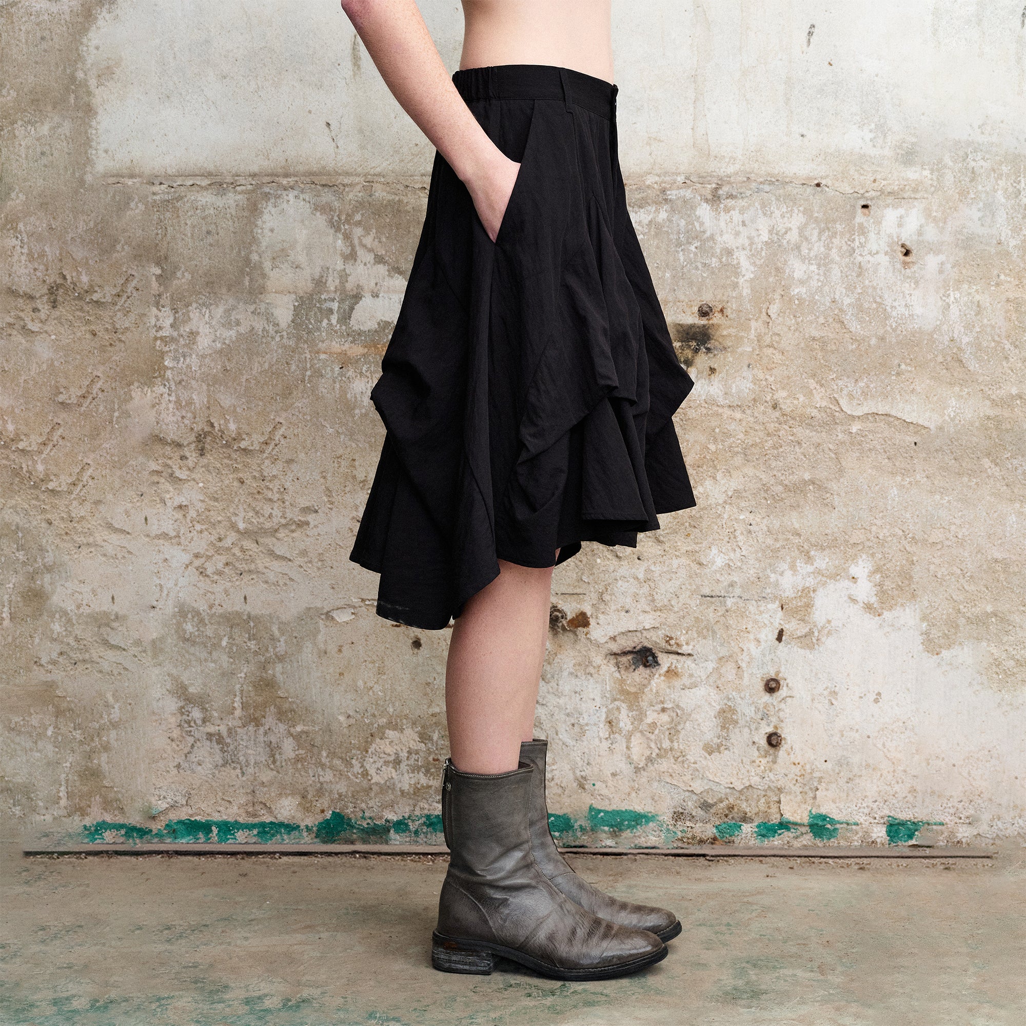 ILNya Nieternite Nifutur Layered Asymmetrical Skort Black
