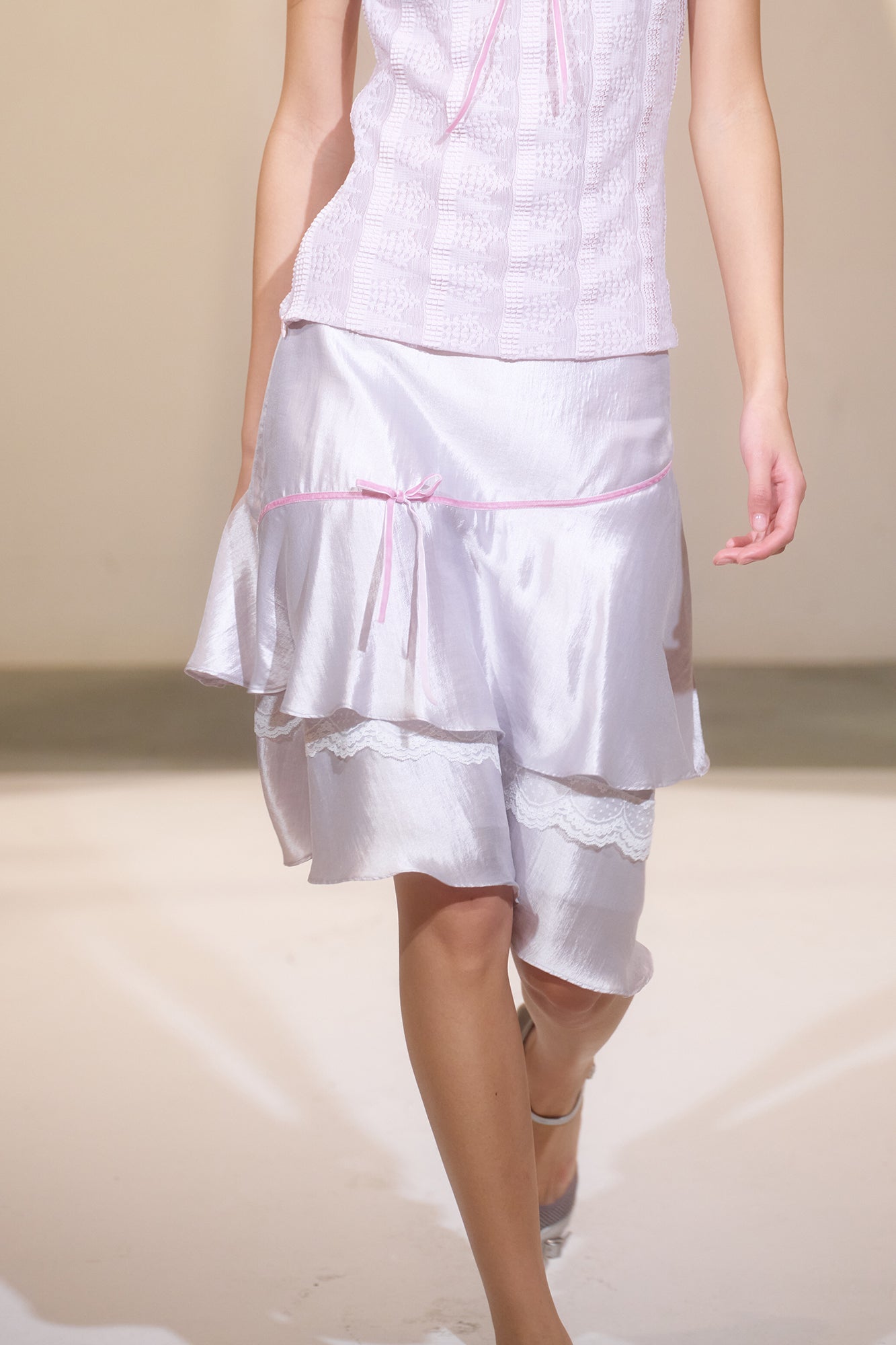 IVETONG Satin Lace Trim Layered Skirt