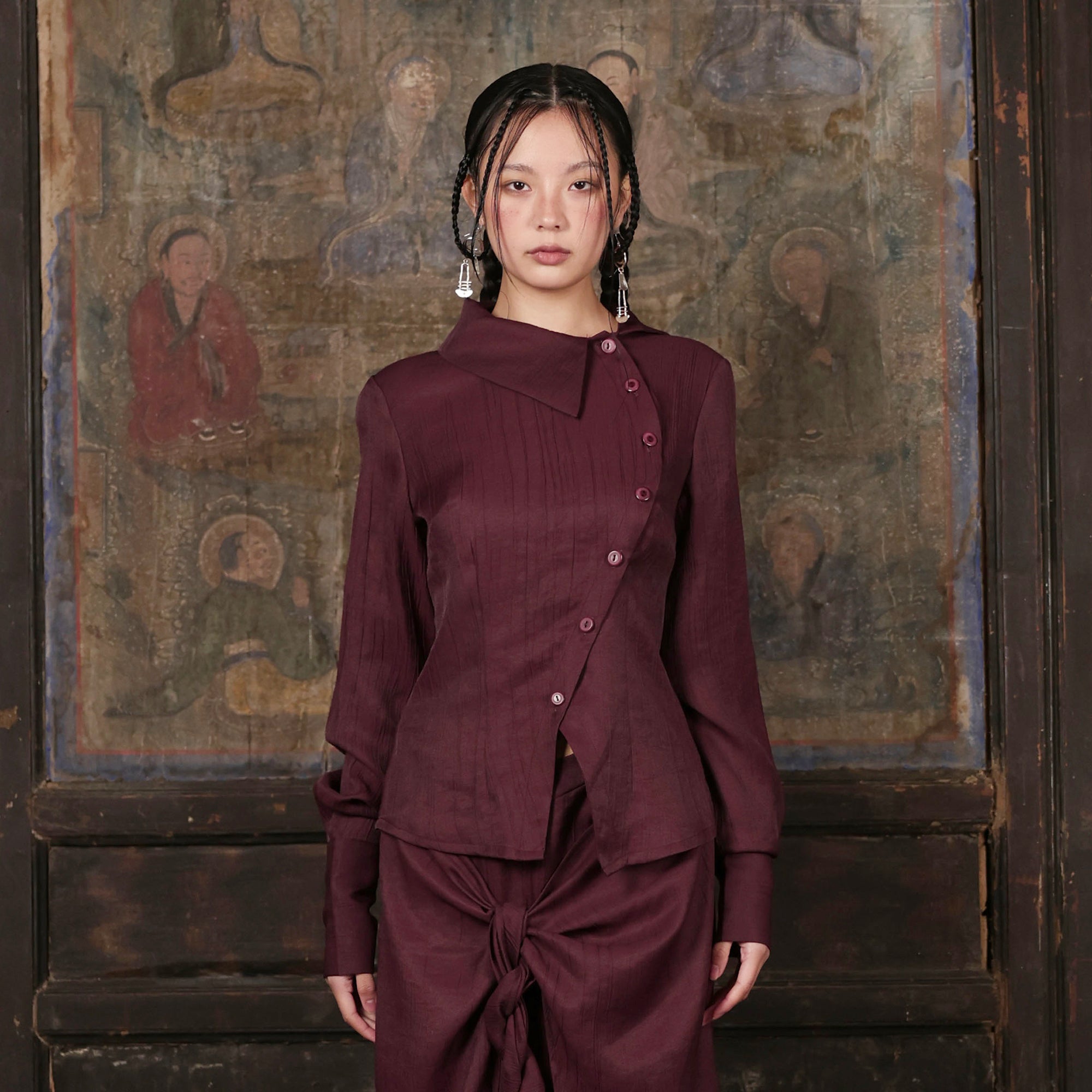 WUHEYIZUO Asymmetrical Curved Front Cinched Waist Shirt