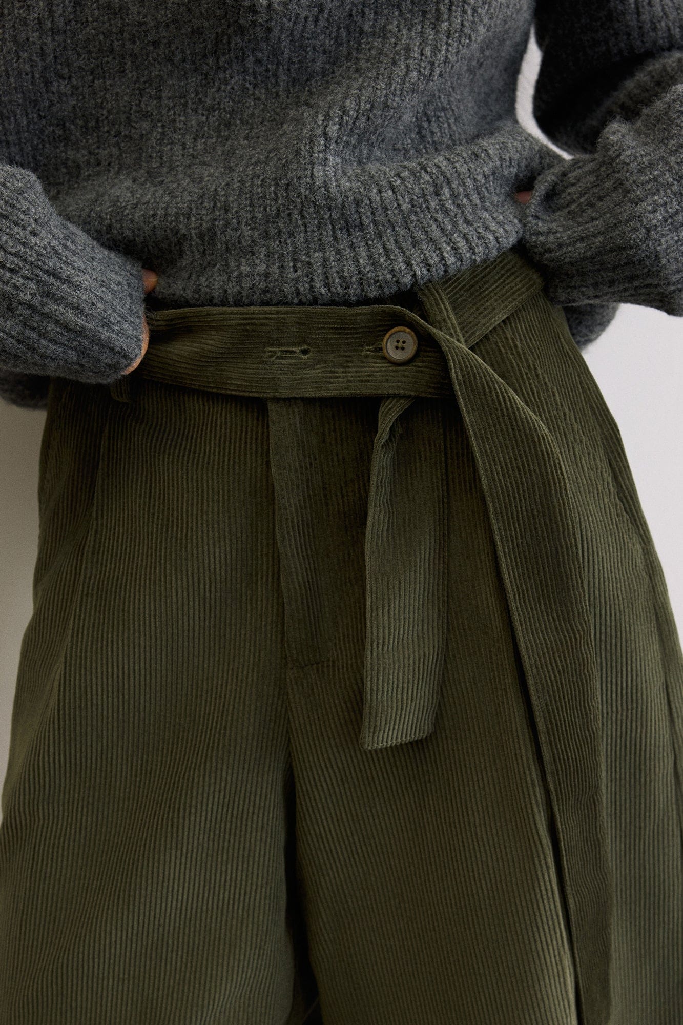 SAME FLOW Pleated Belted Corduroy Culotte Pants