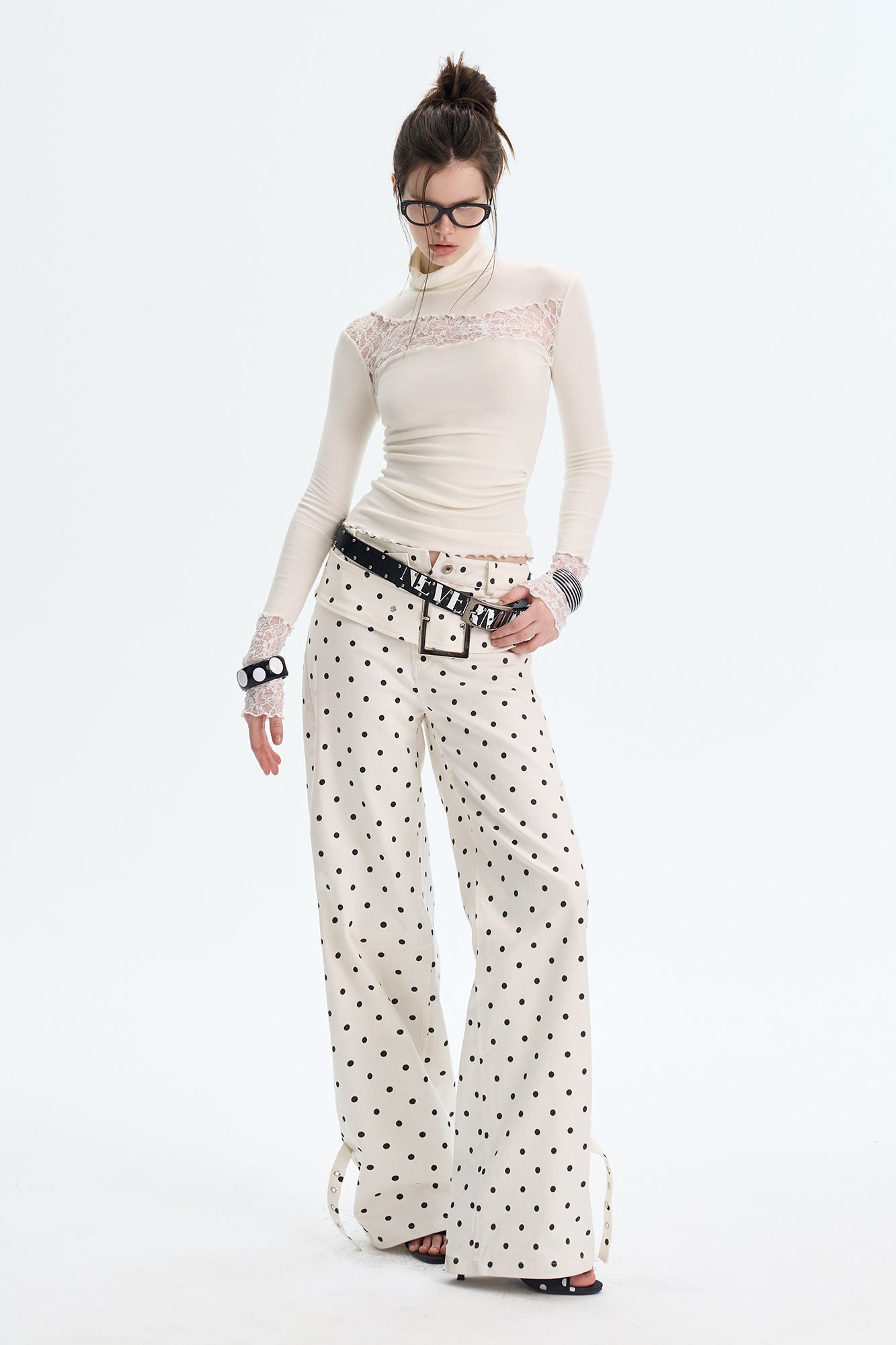 THE NEVERMORE Ruched Lace Spliced Long-Sleeve Tee