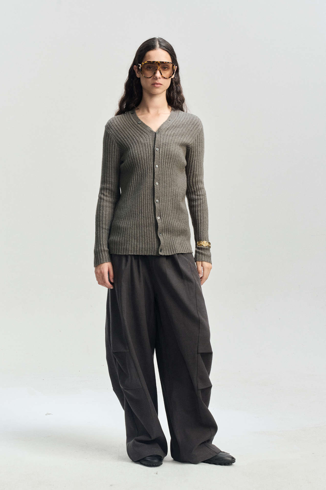 LEONSENSE Modern Curved Paneled Tencel-Cotton Pants