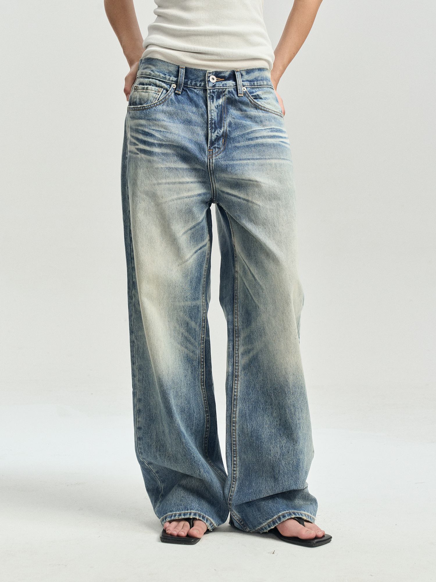 LEONSENSE Whiskering Washed Straight-Leg Jeans