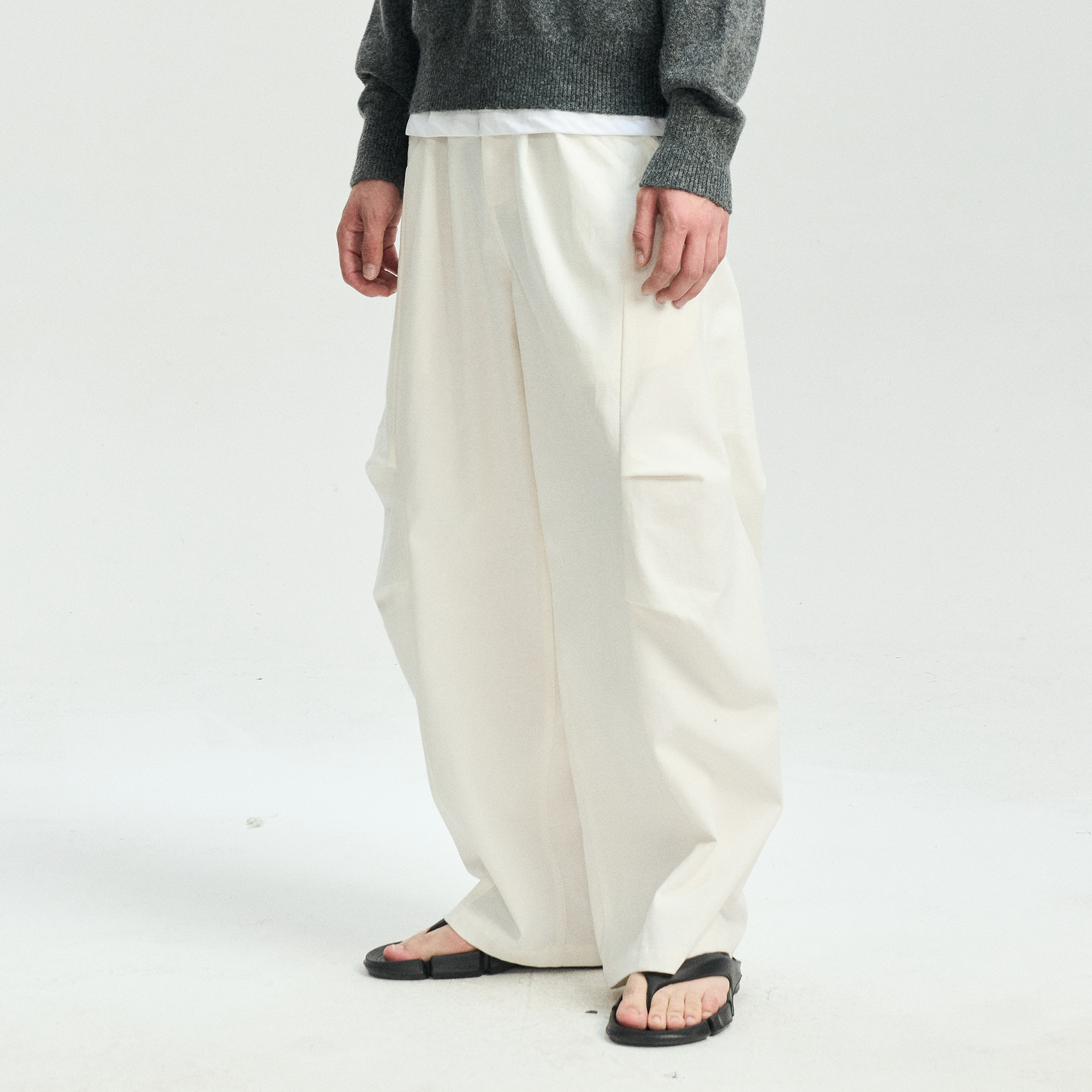 LEONSENSE Modern Curved Paneled Tencel-Cotton Pants