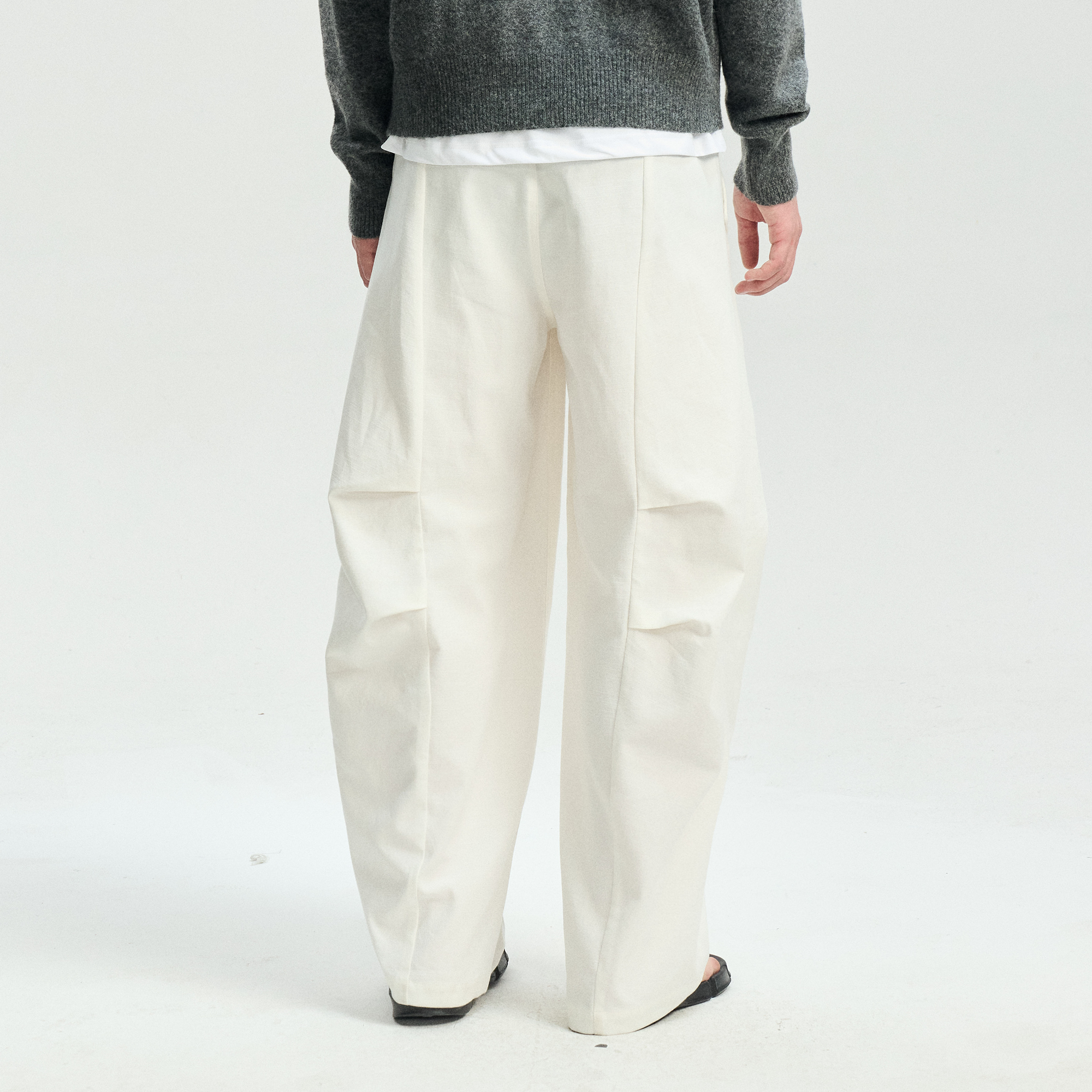 LEONSENSE Modern Curved Paneled Tencel-Cotton Pants