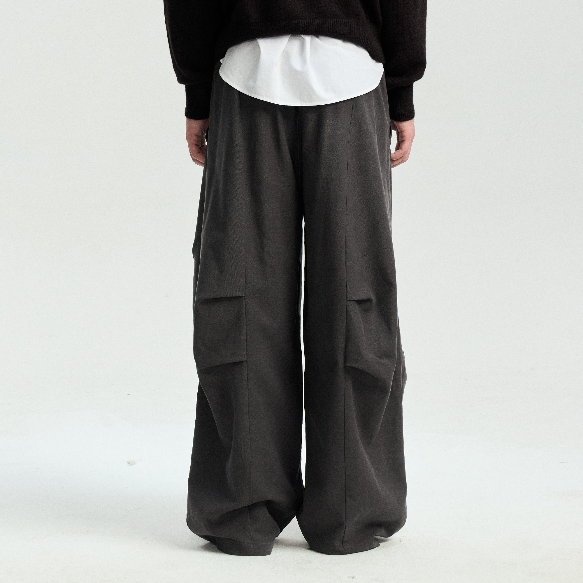 LEONSENSE Modern Curved Paneled Tencel-Cotton Pants