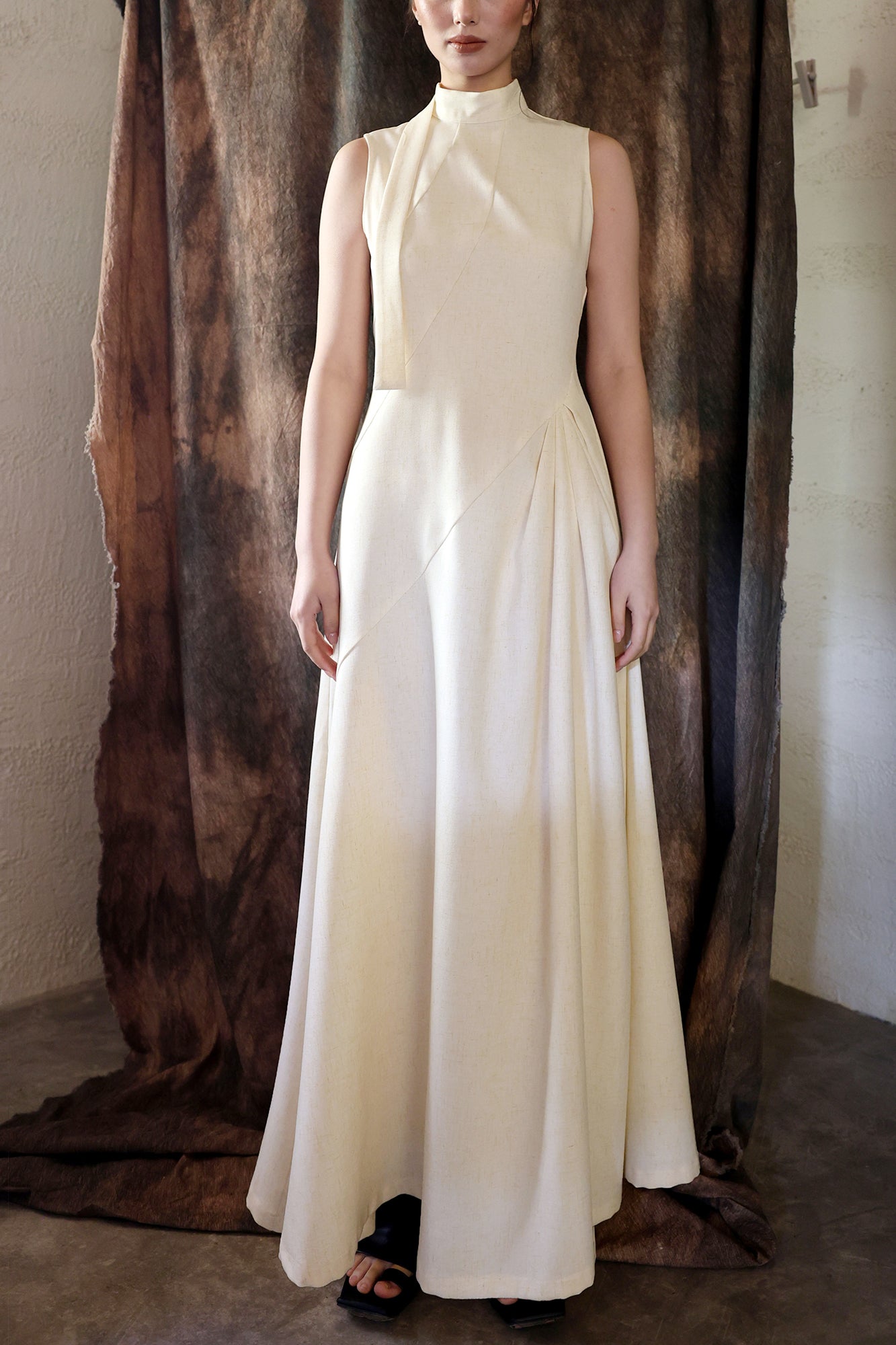 WUHEYIZUO Asymmetric Paneled Pleated Maxi Dress