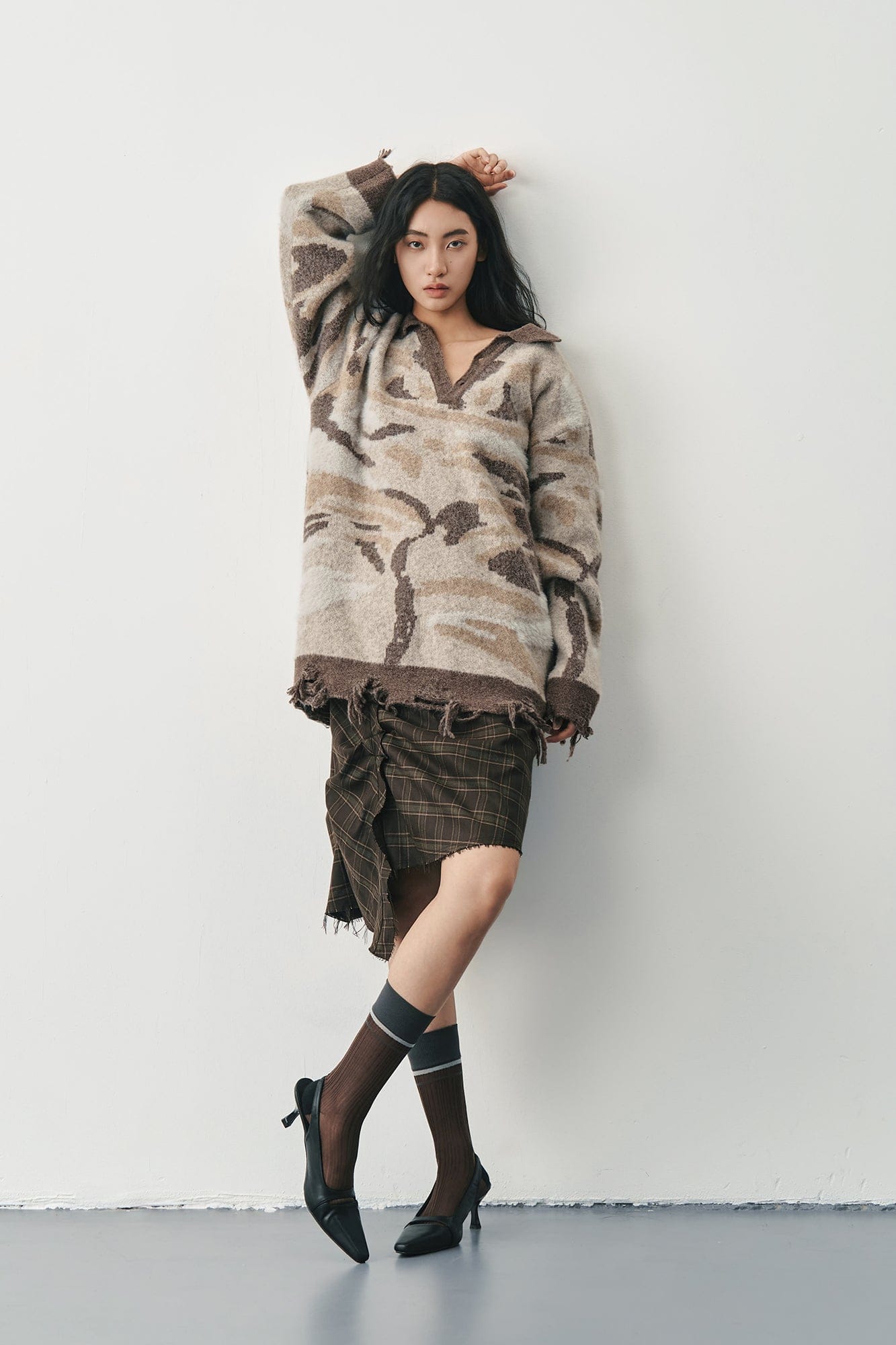 SAME FLOW Raw Hem Cat Jacquard Polo Sweater