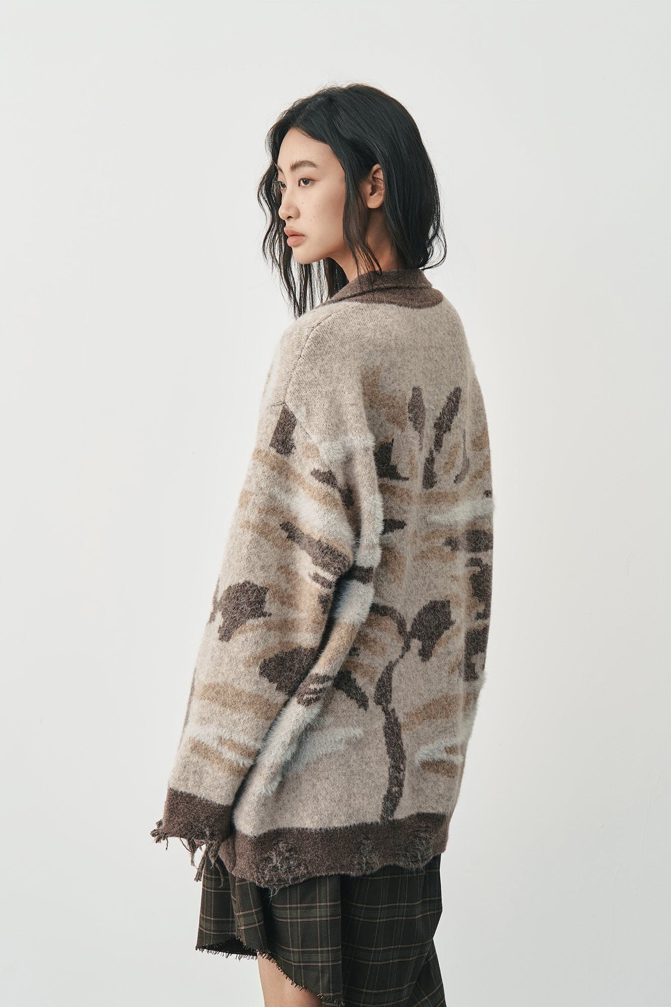 SAME FLOW Raw Hem Cat Jacquard Polo Sweater