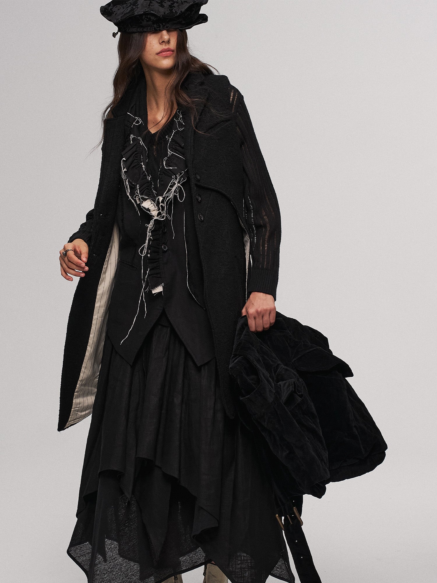 ILNya Nieternite Nifutur Distressed Frayed Petal-Collar Vest