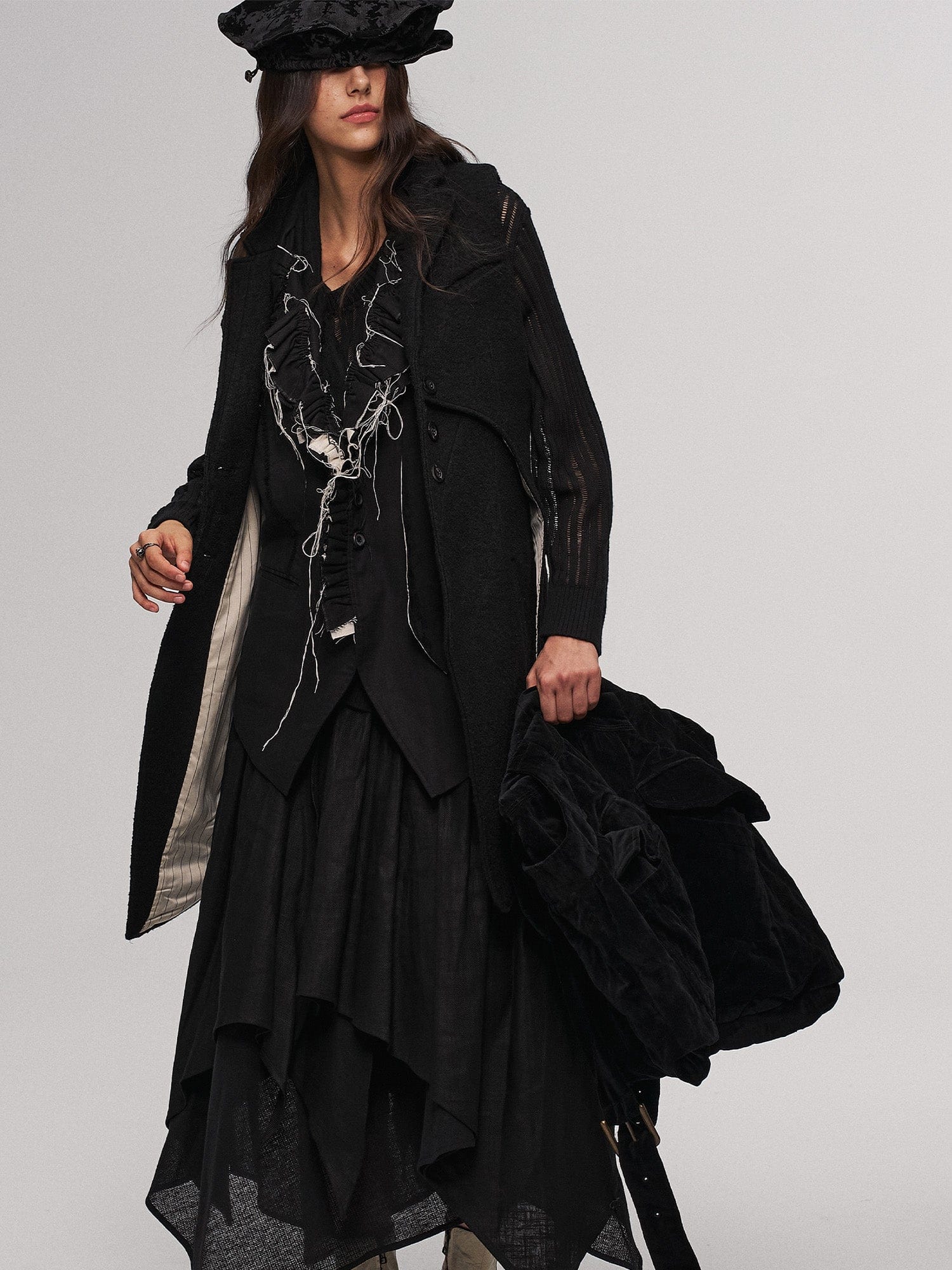 ILNya Nieternite Nifutur Distressed Frayed Petal-Collar Vest