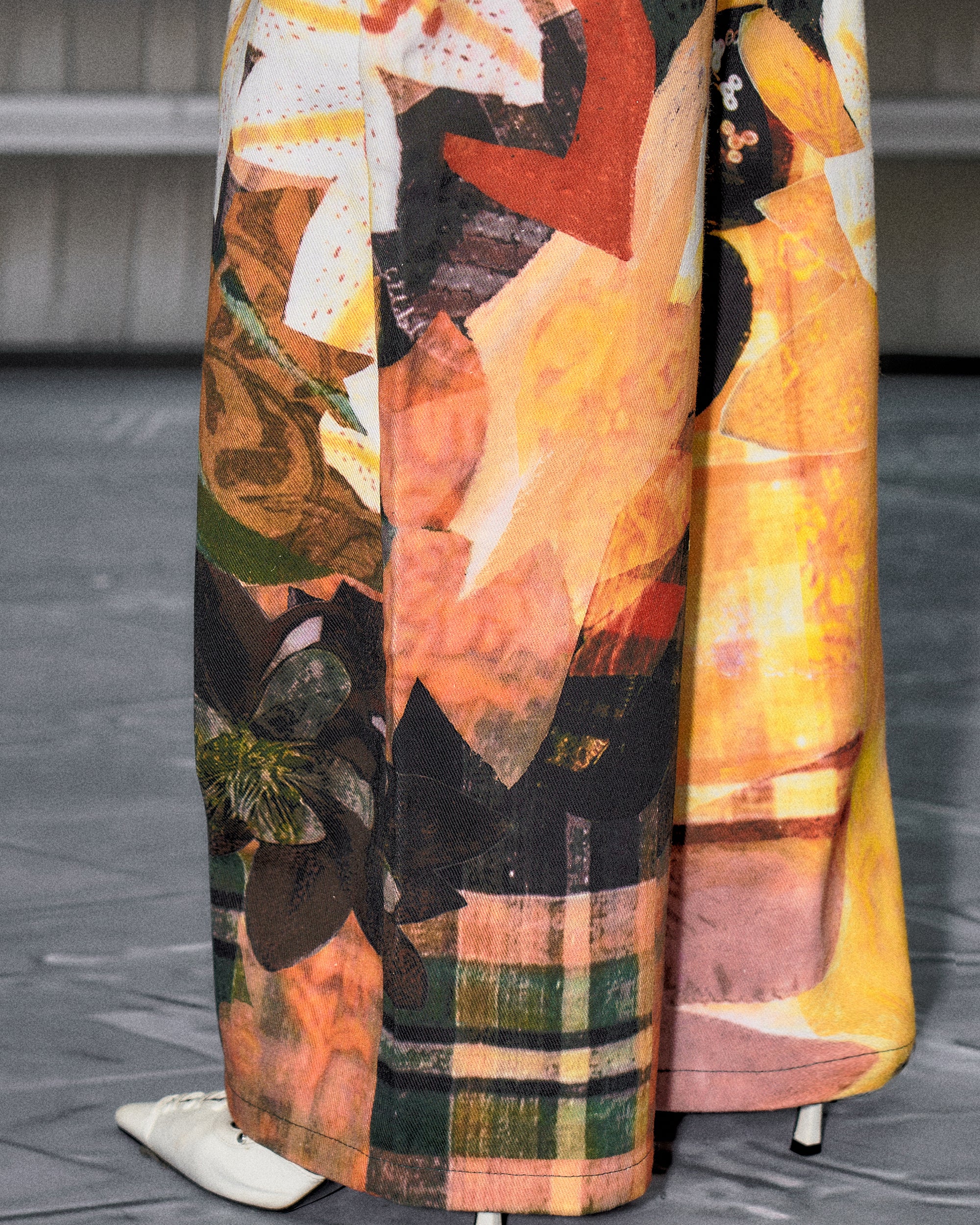 THE NEVERMORE Abstract Botanical Full-Print Wide-Leg Pants