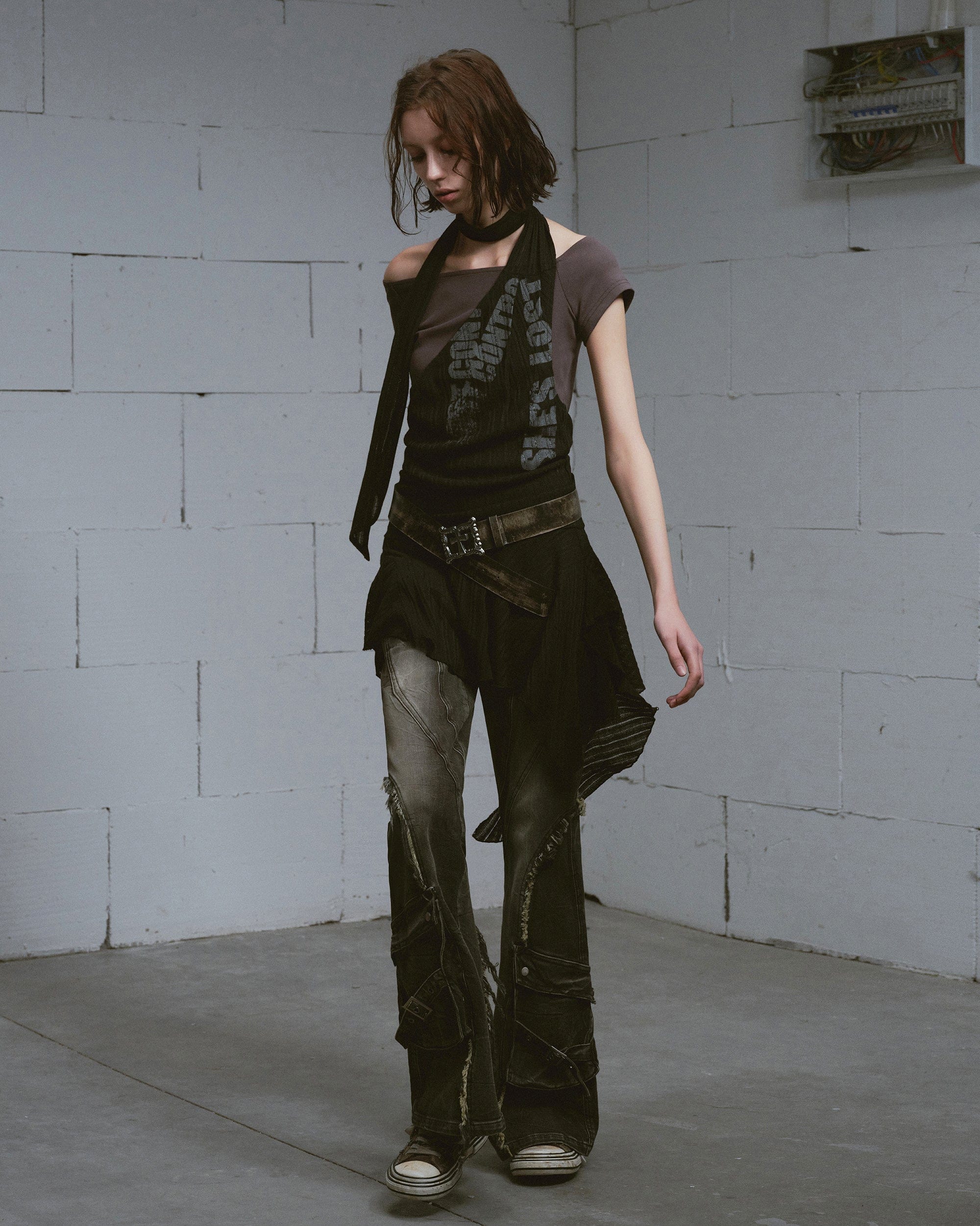 CESTNOUS Dirty Wash Spliced Raw-Edge Flared Jeans