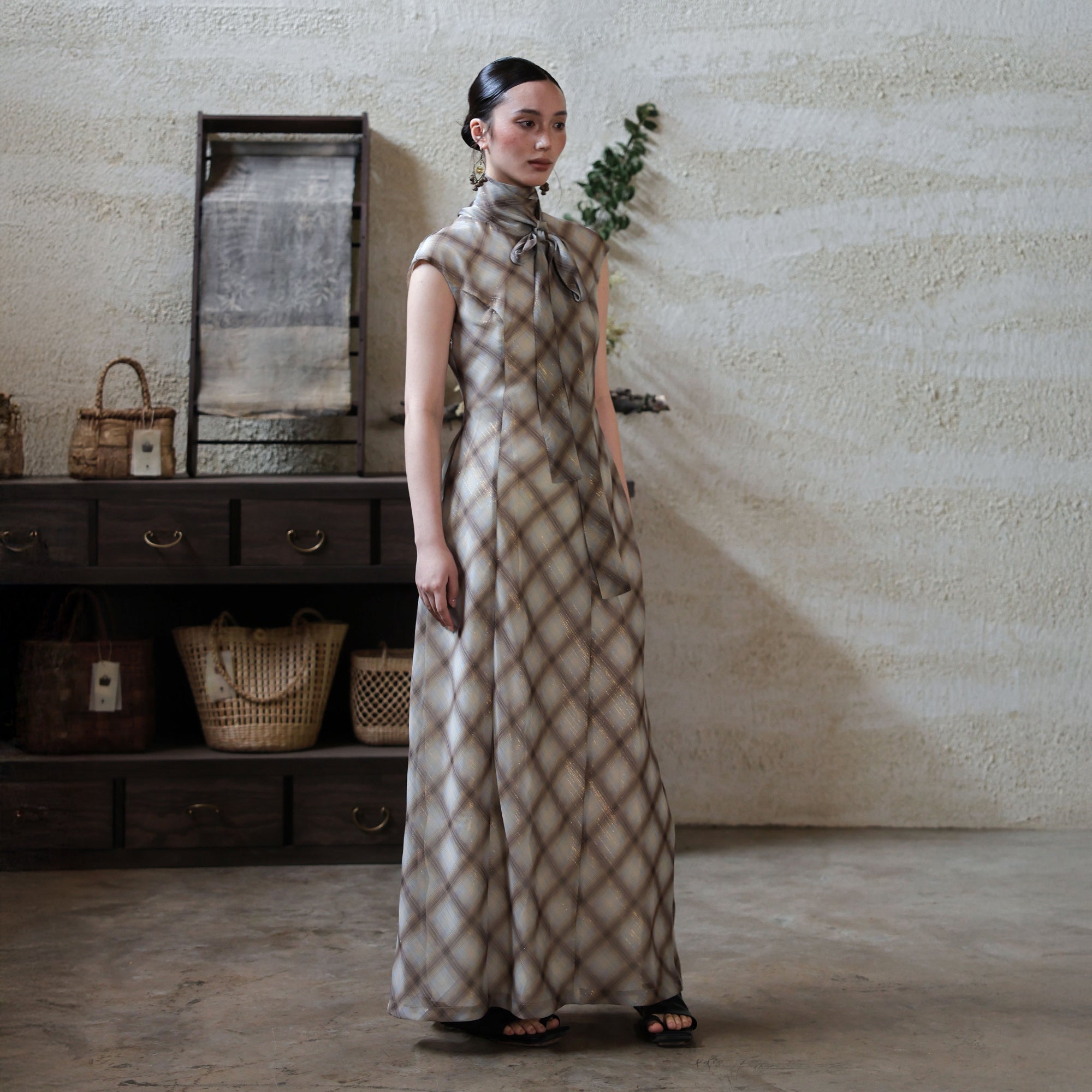 WUHEYIZUO Argyle Scarf-Neck Maxi Dress