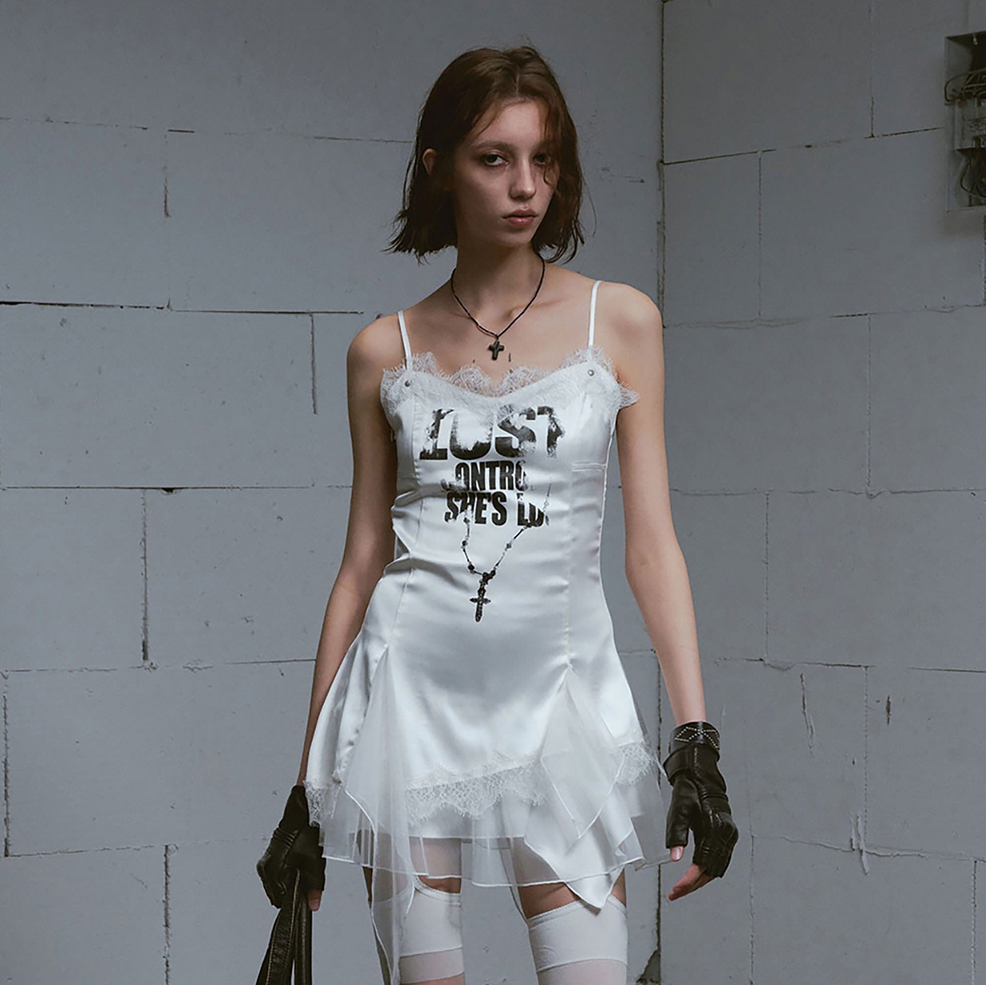 CESTNOUS Asymmetrical Lace Trim Graphic Slip Dress