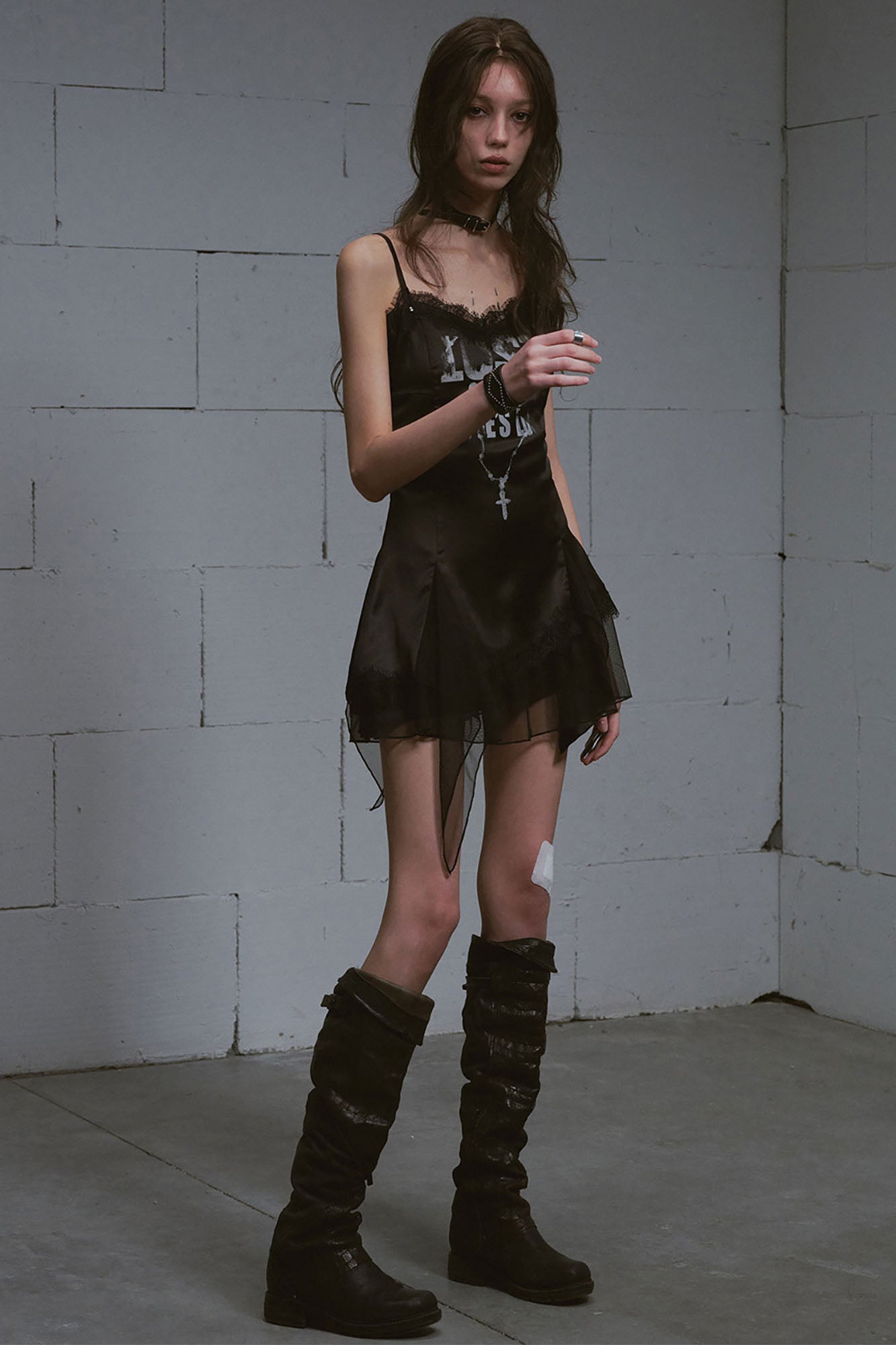 CESTNOUS Asymmetrical Lace Trim Graphic Slip Dress