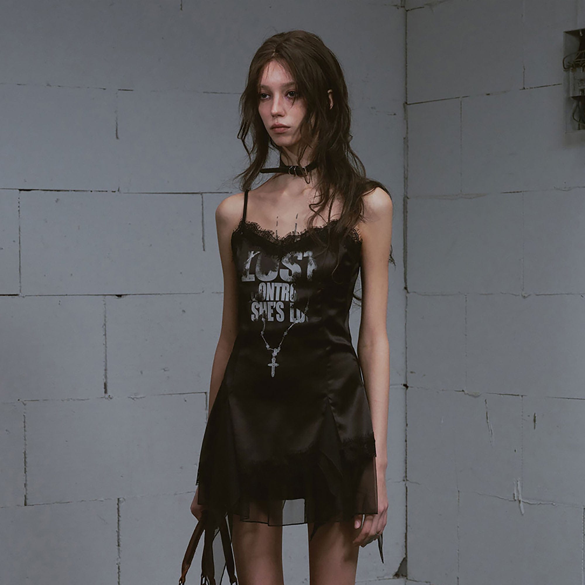 CESTNOUS Asymmetrical Lace Trim Graphic Slip Dress